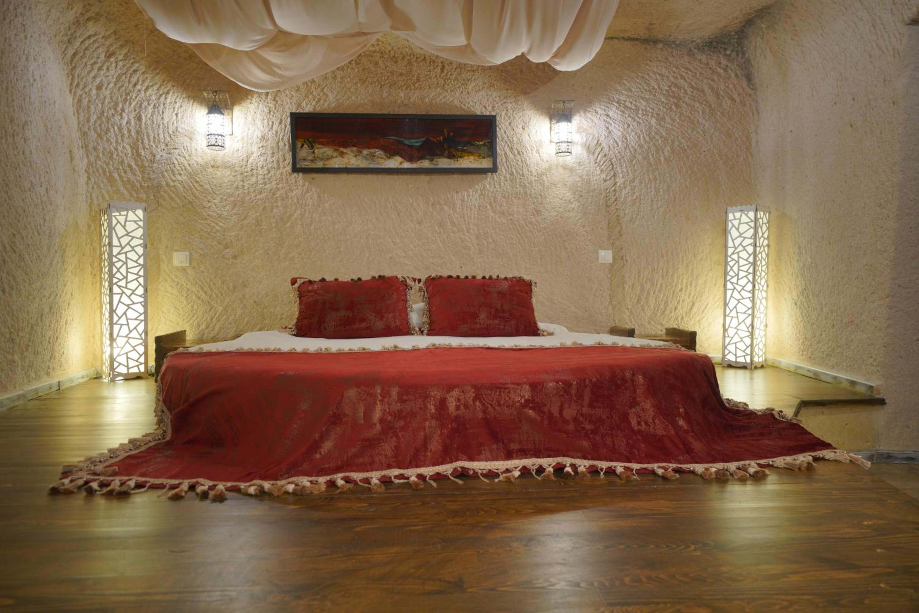 Superior Suite - Photo 28