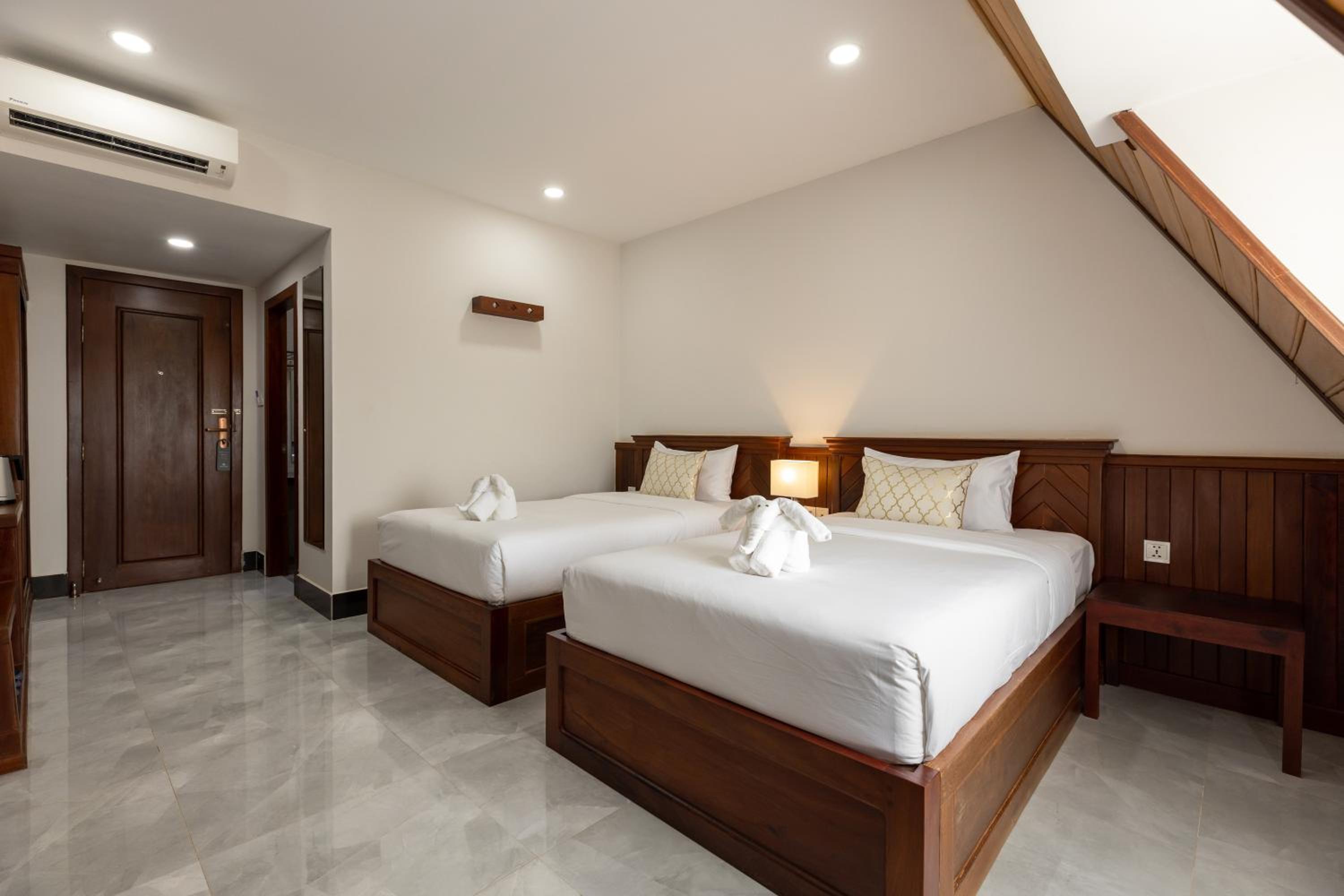 Superior Twin Room - Free Shuttle to City - Photo 1