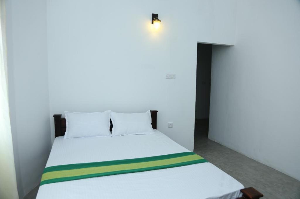 Queen Room photo 1
