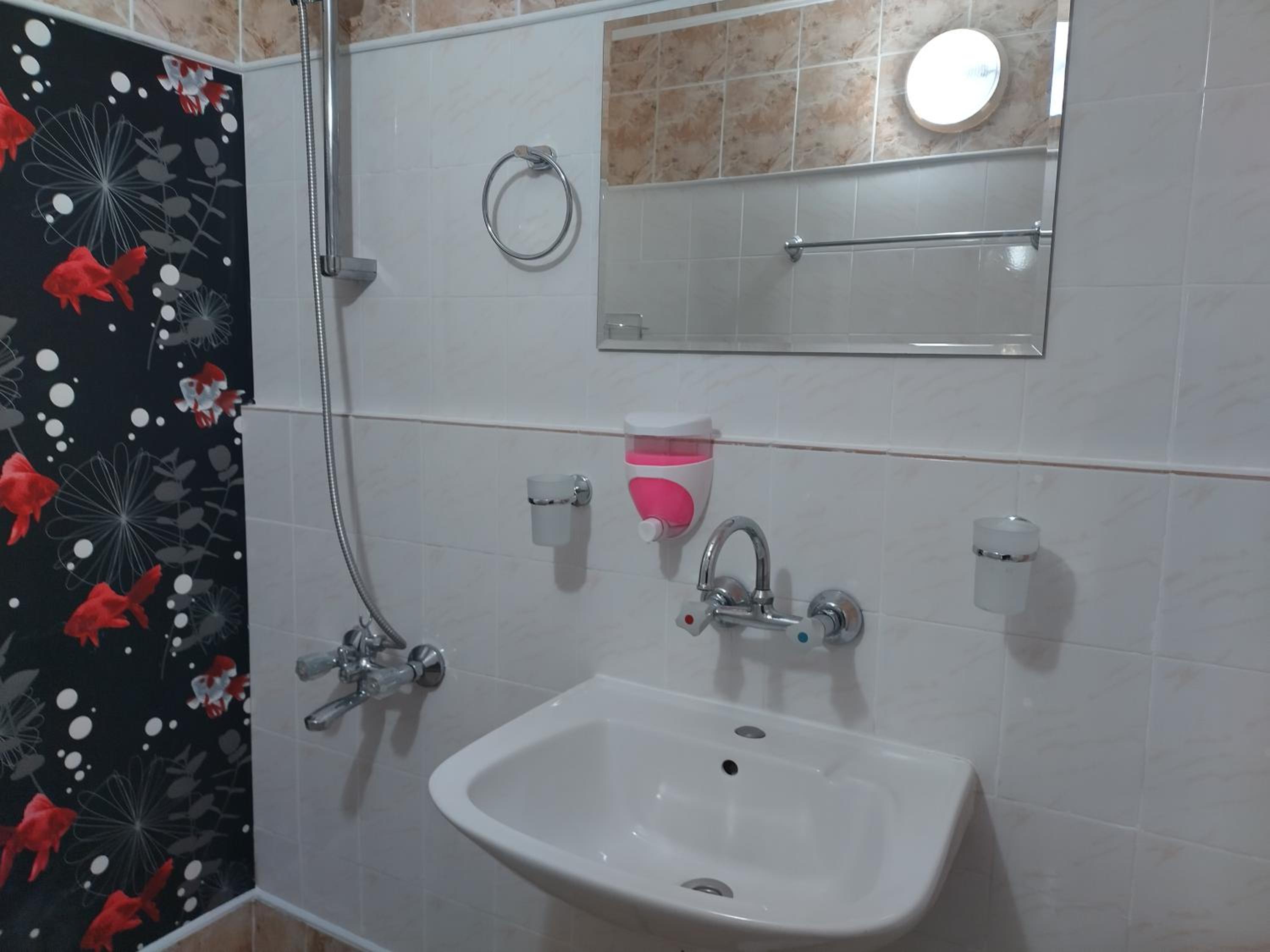 Twin Room with Private Bathroom photo 2