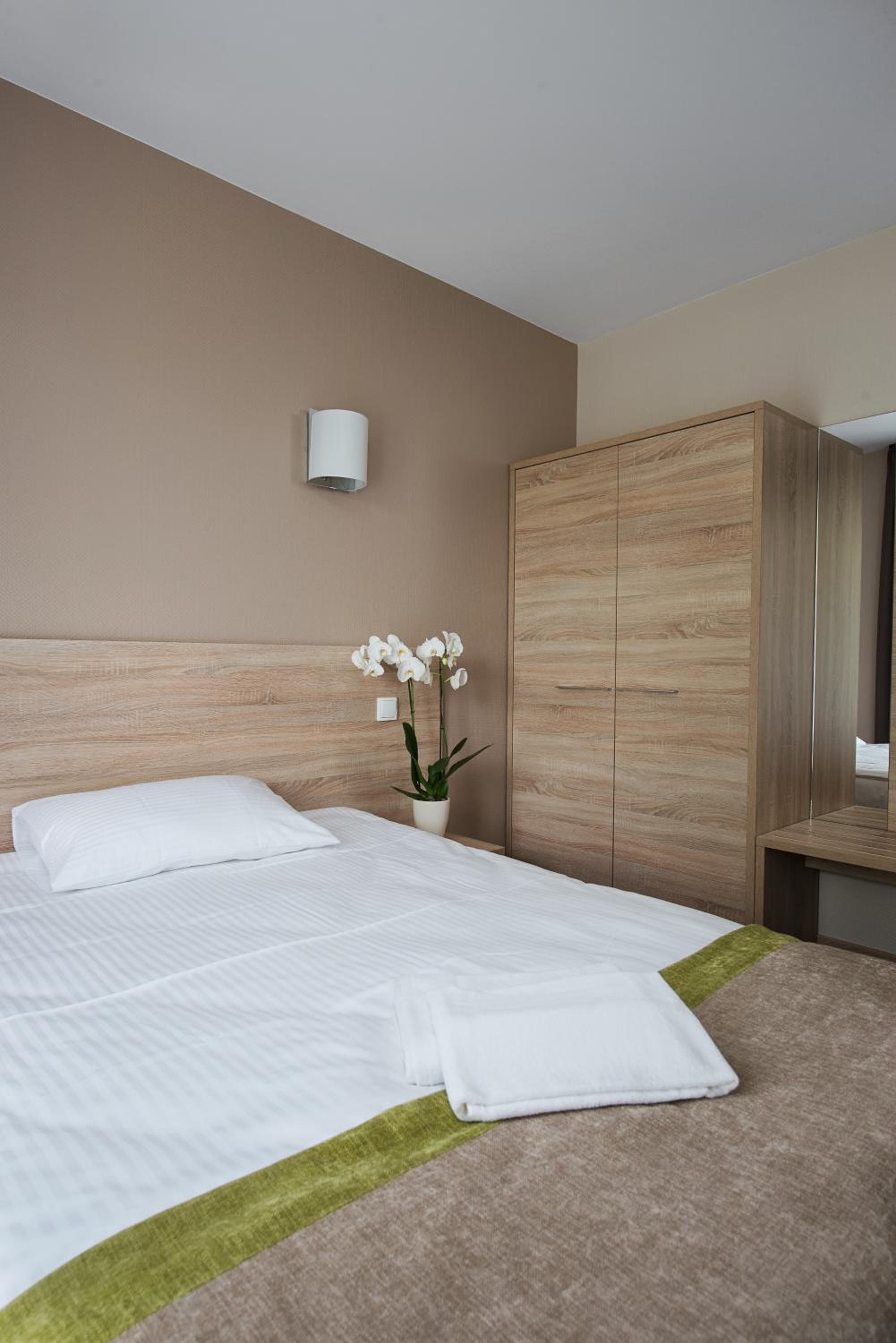 Twin Room - Photo 1