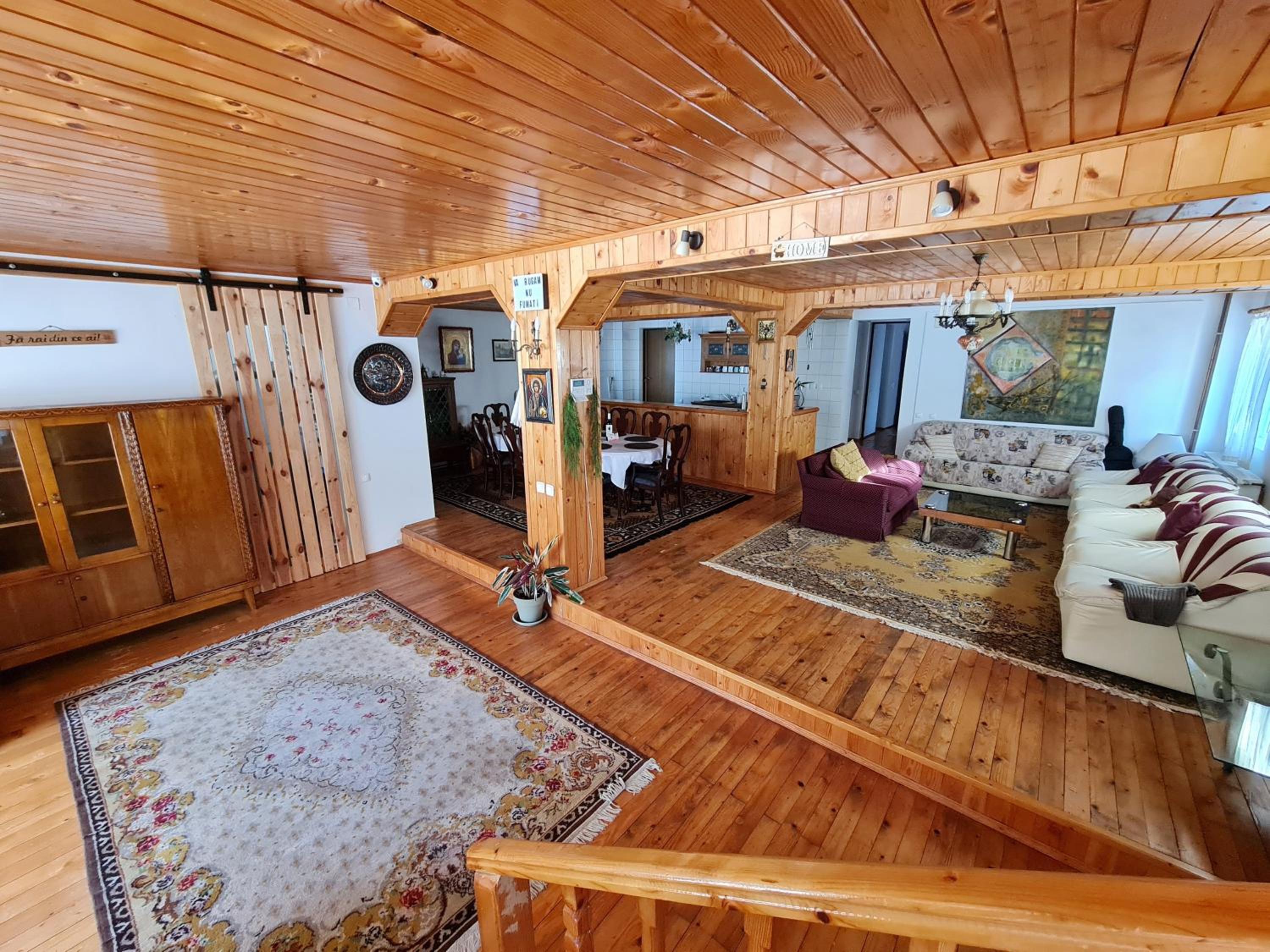 Five-Bedroom House - Photo 13