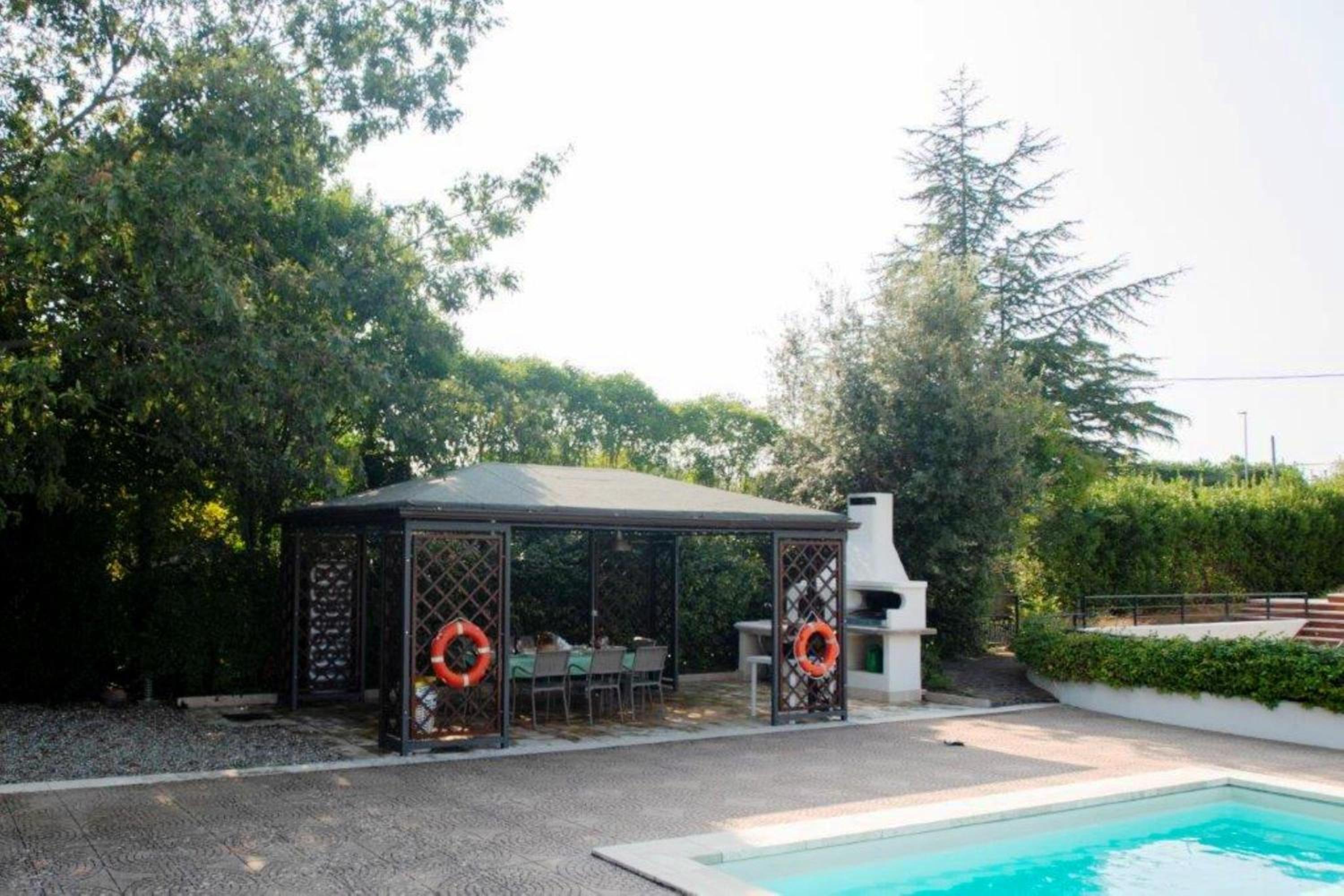 Villa photo 2