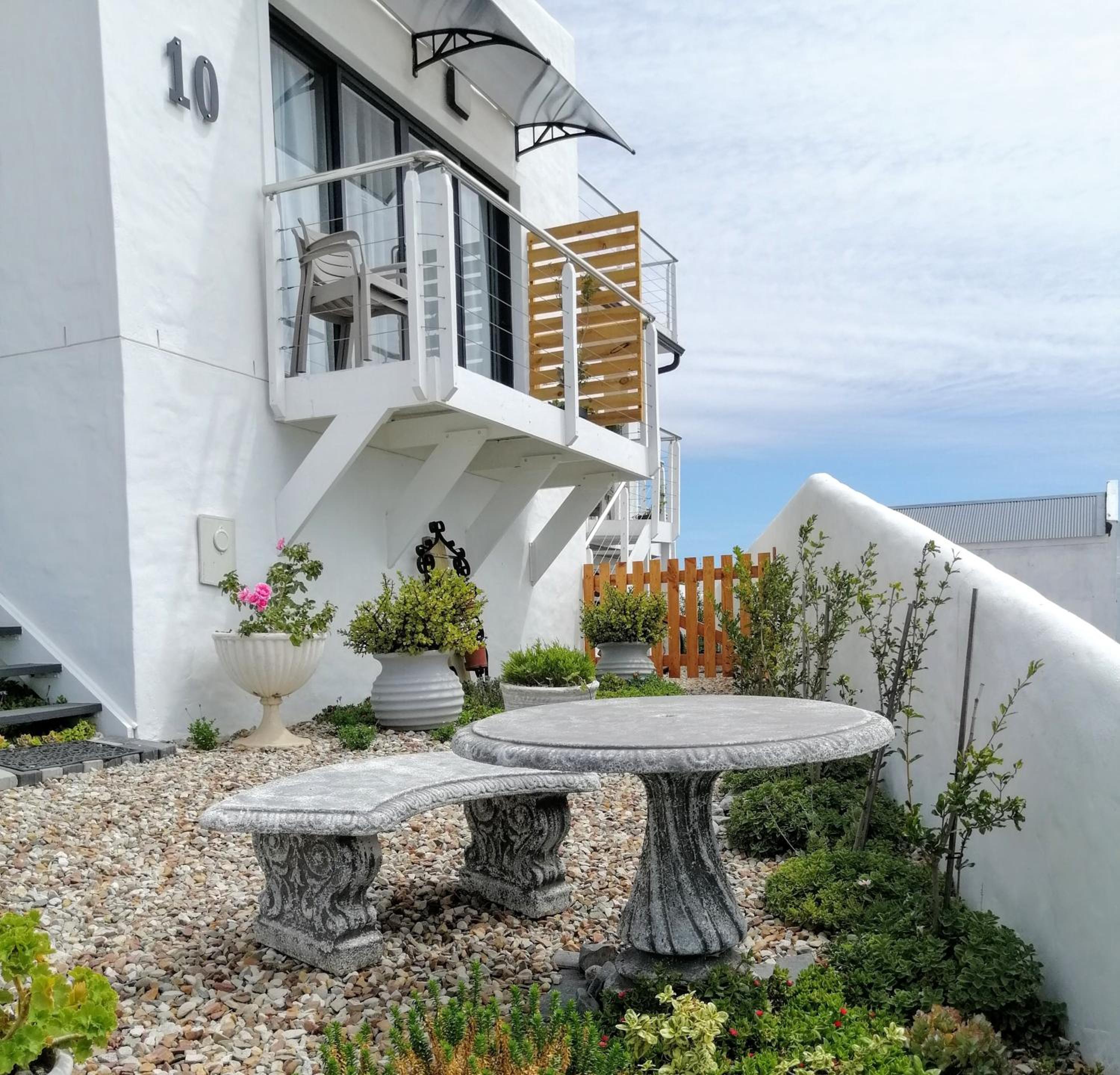 Double Room with Sea View - Photo 8