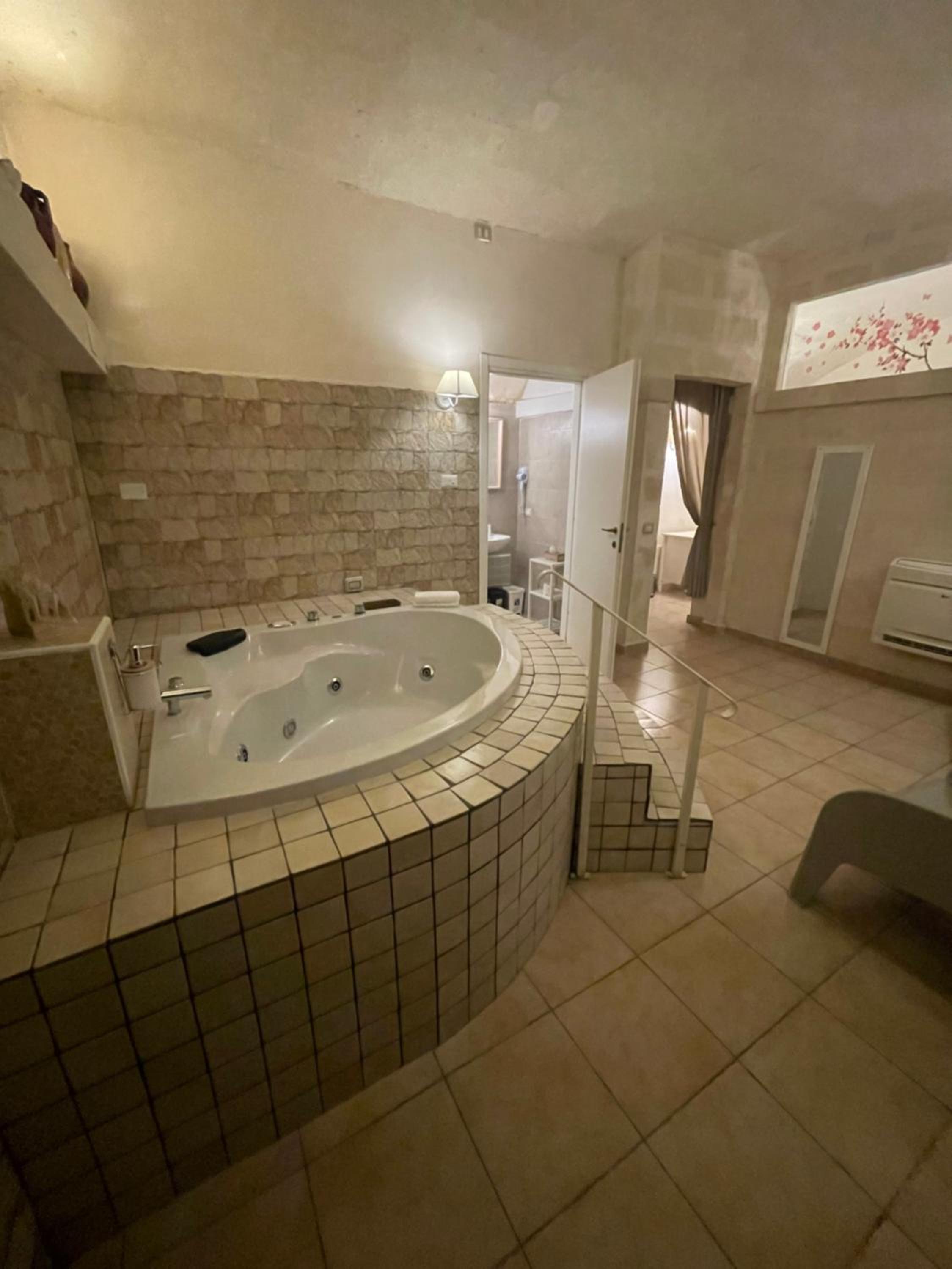 Basement Double Room with Spa Bath and Sauna photo 2