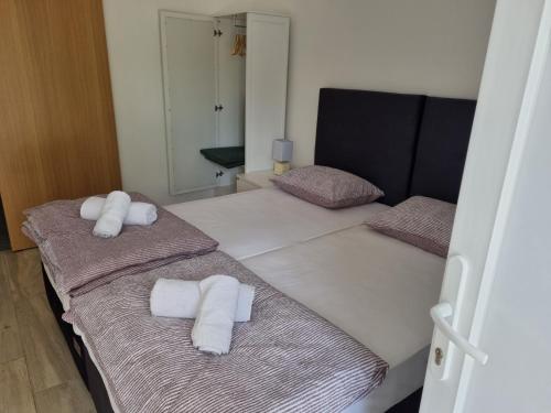 Double or Twin Room with Terrace - Photo 4