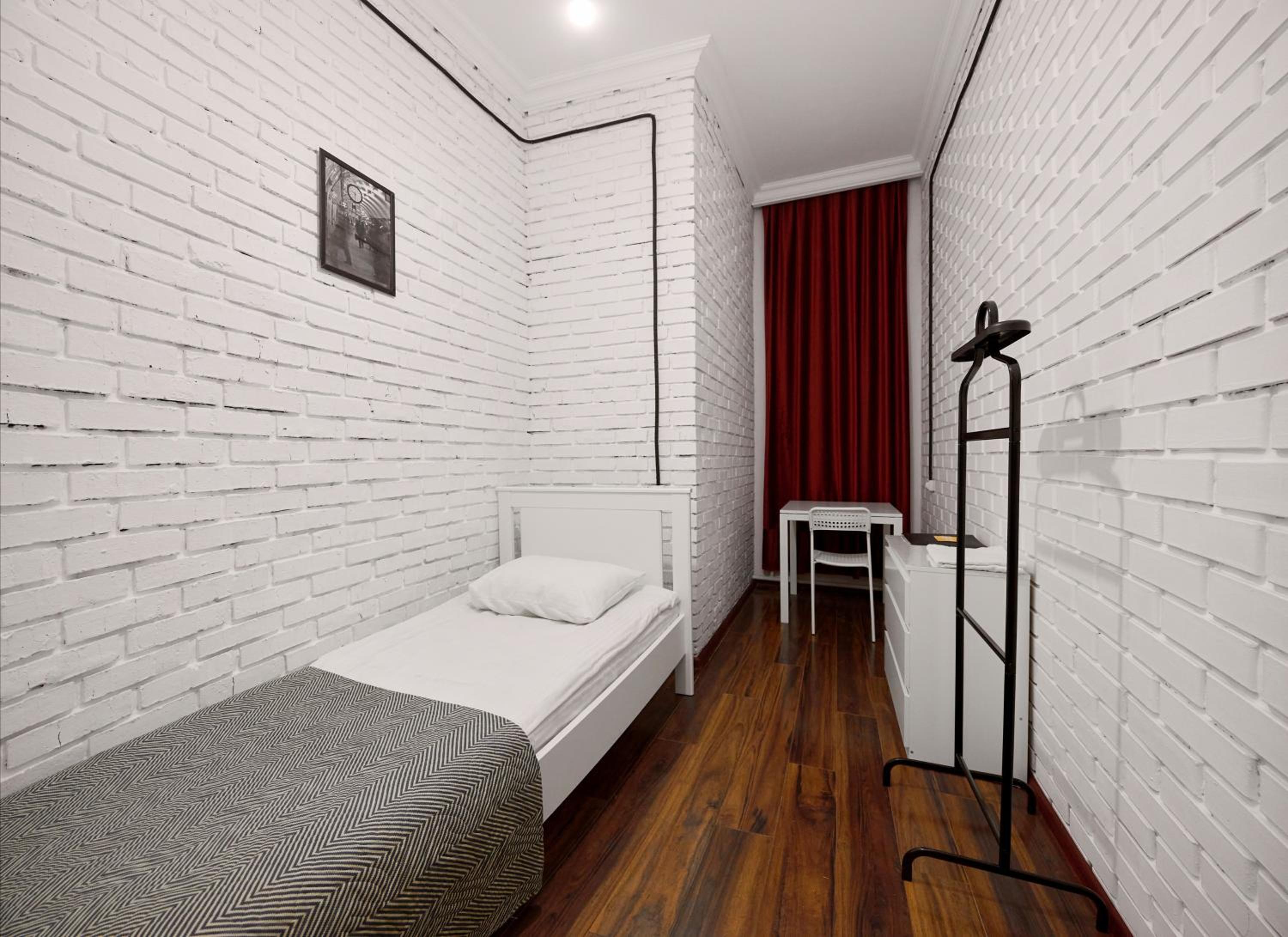 Budget Single Room without Window photo 3