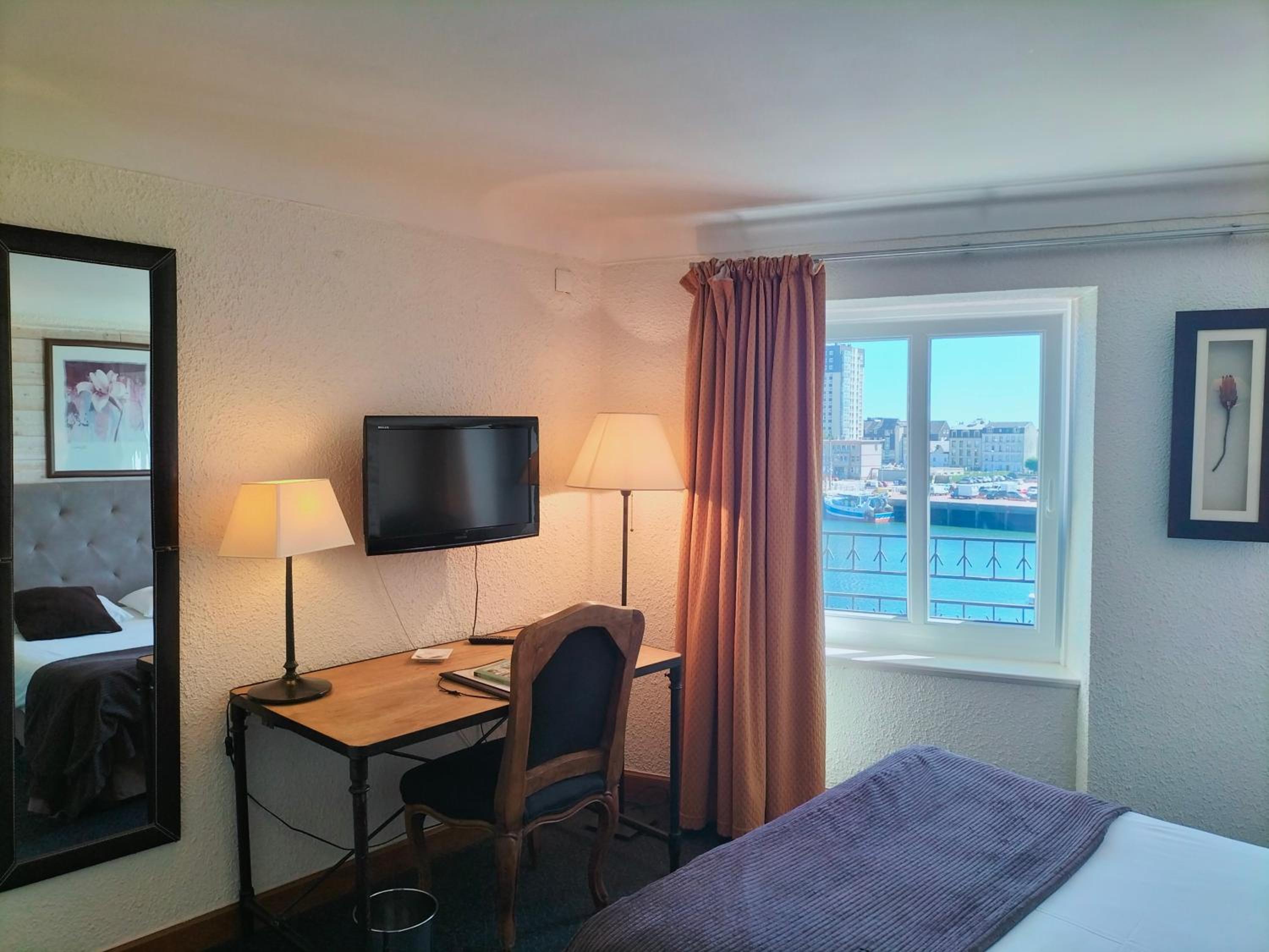 Comfort Double or Twin Room with Harbor View - Photo 3