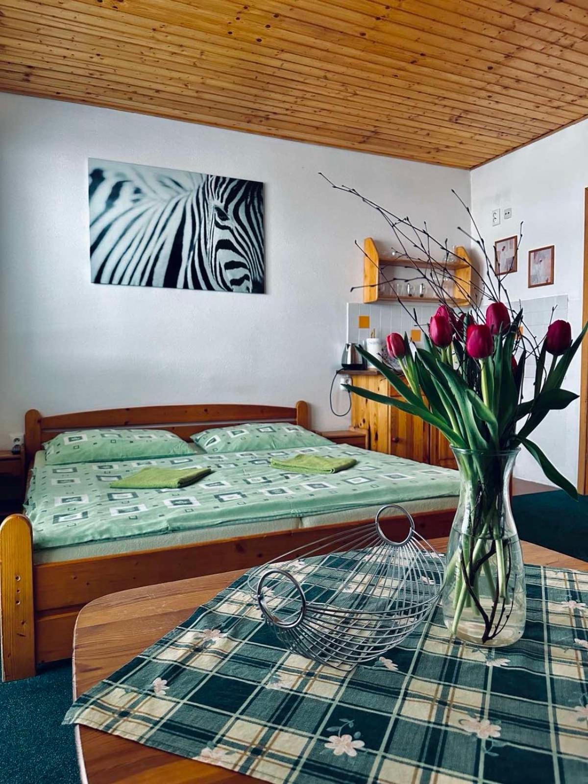 Double Room with Balcony - Photo 7