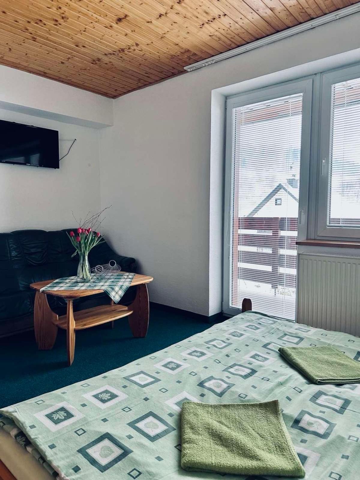 Double Room with Balcony - Photo 2