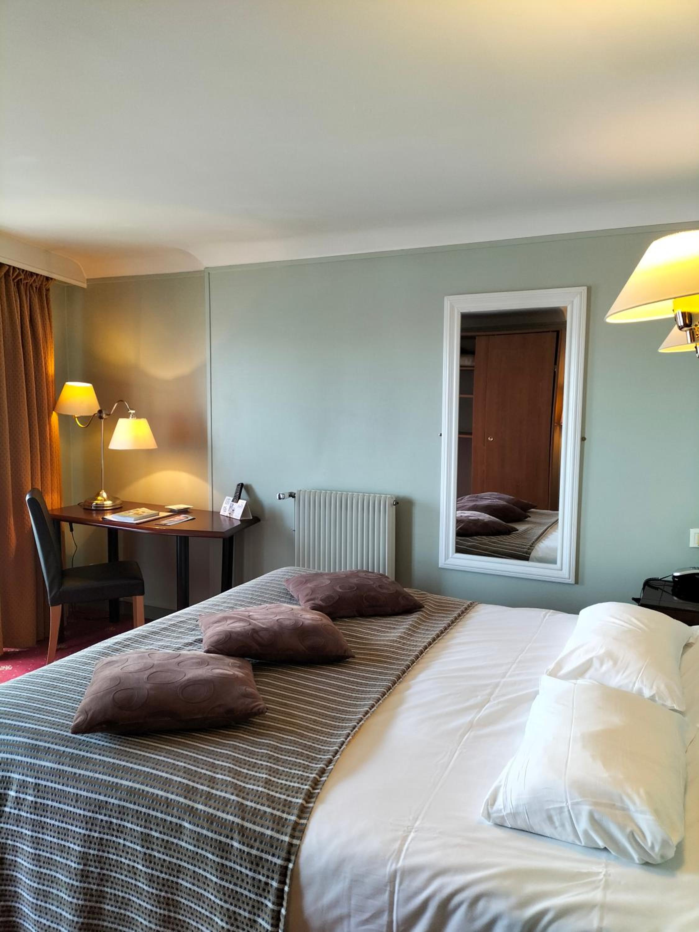 Comfort Double or Twin Room with Harbor View - Photo 8