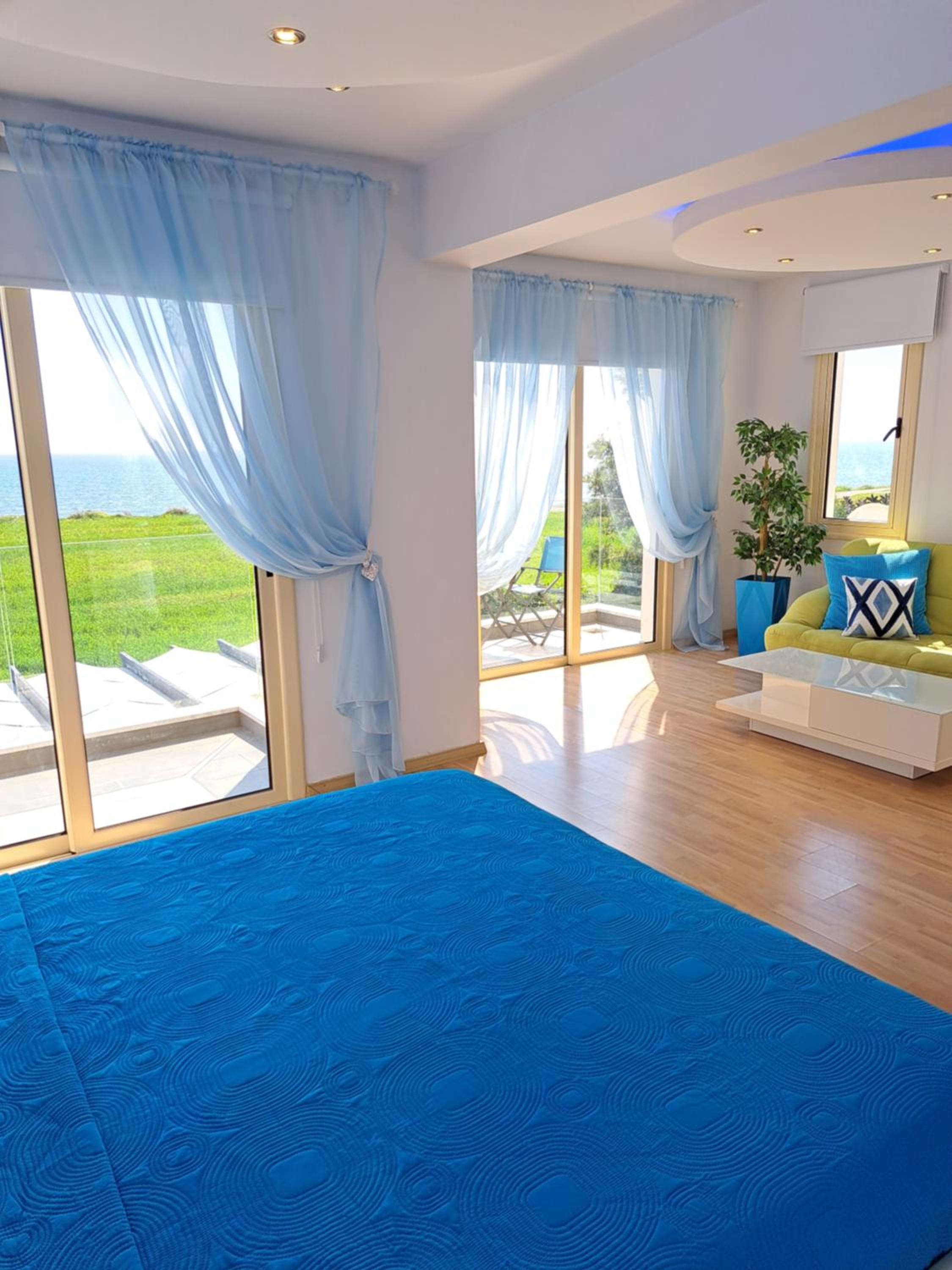 Three-Bedroom Villa With Sea View photo 1
