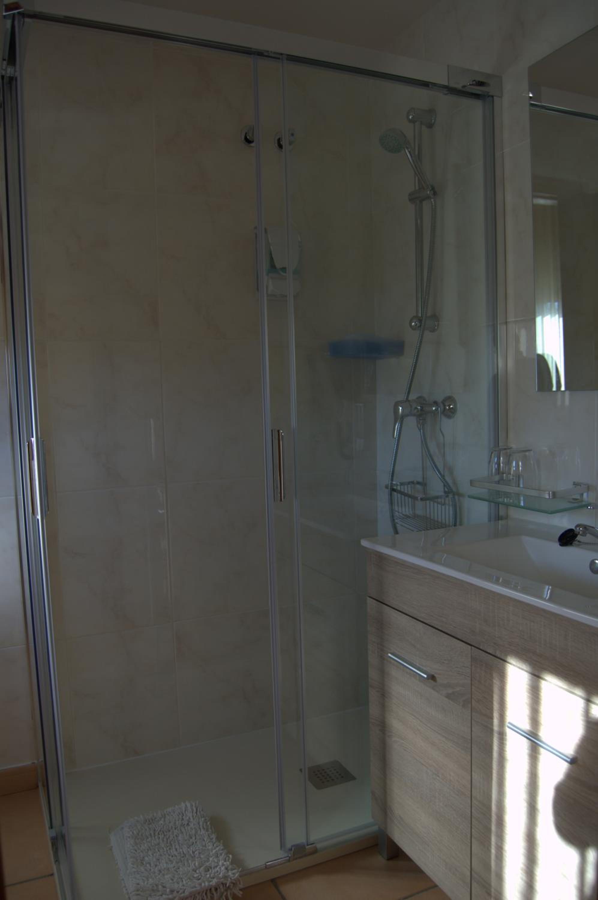Double Room - Photo 24