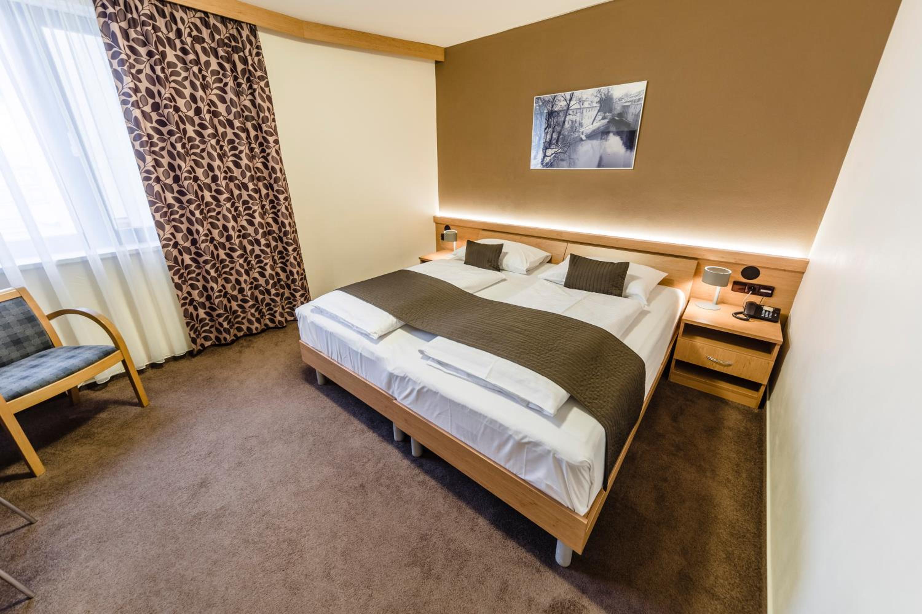Double or Twin Room with City View