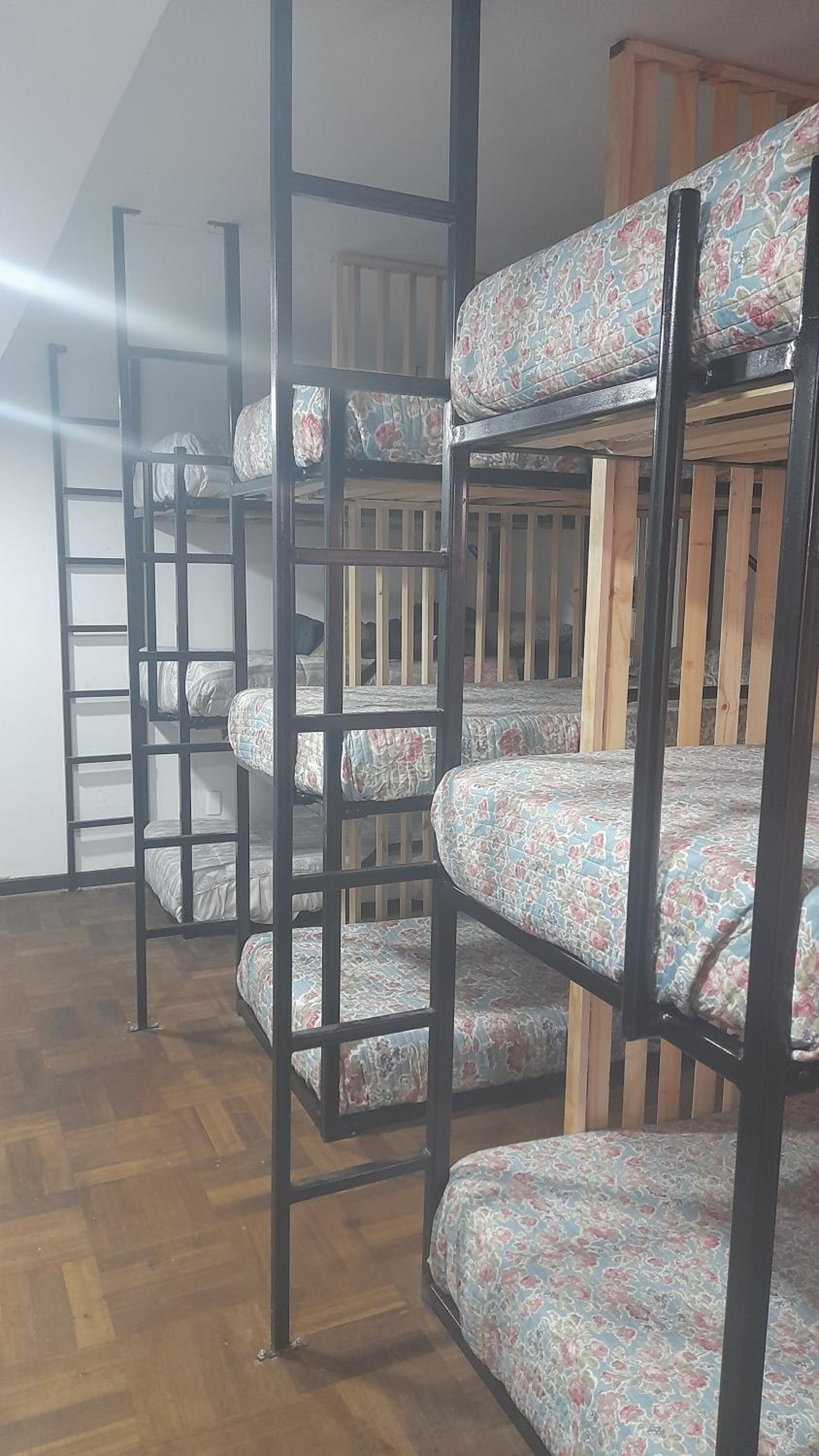 Bed in 8-Bed Mixed Dormitory Room photo 2