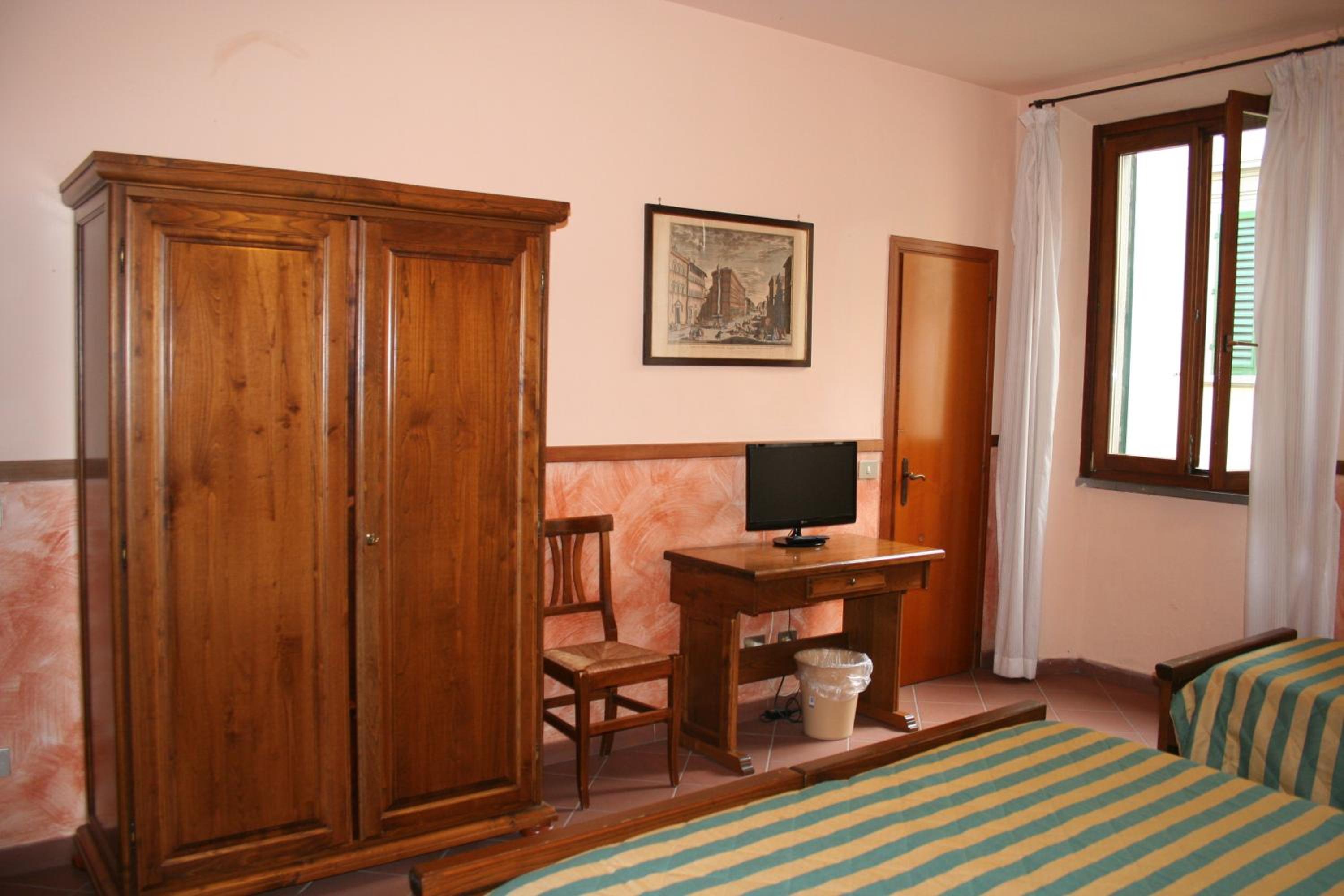 Quadruple Room - Photo 5