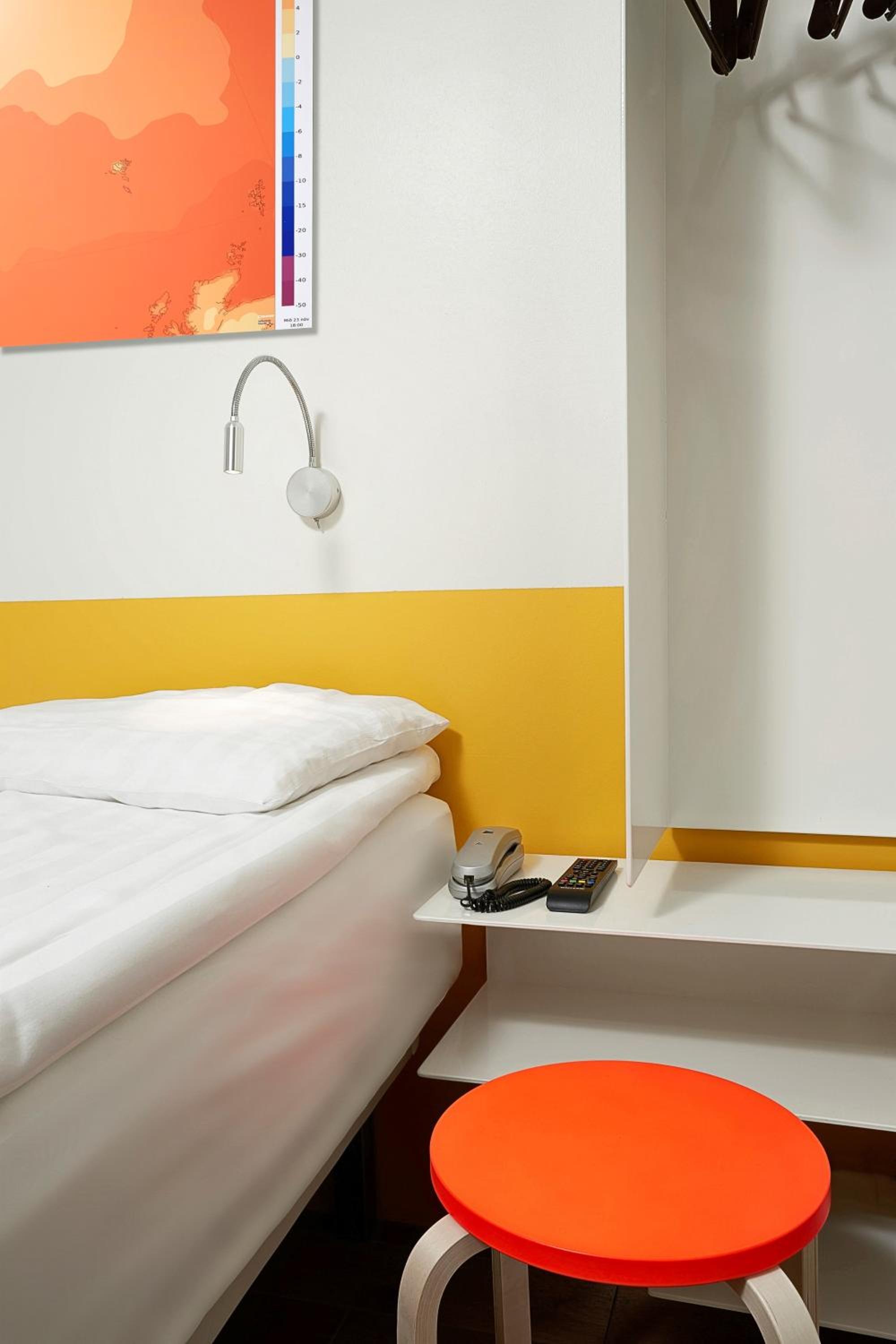 Standard Twin Room - Photo 3