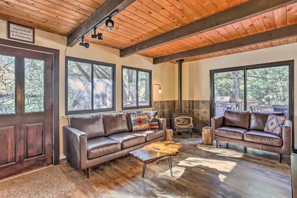 Three-Bedroom House photo 3