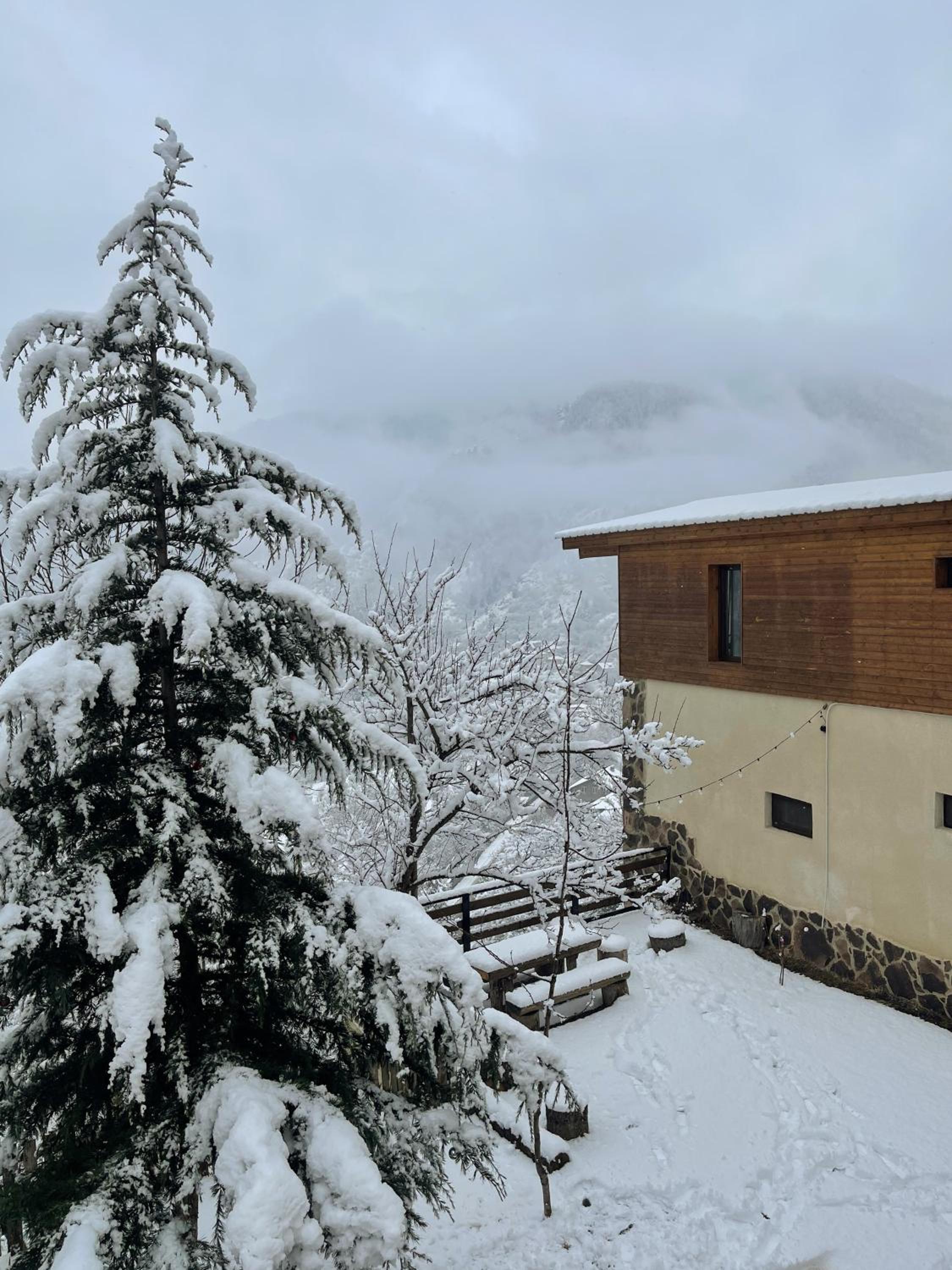 Deluxe Double Room with Balcony photo 3