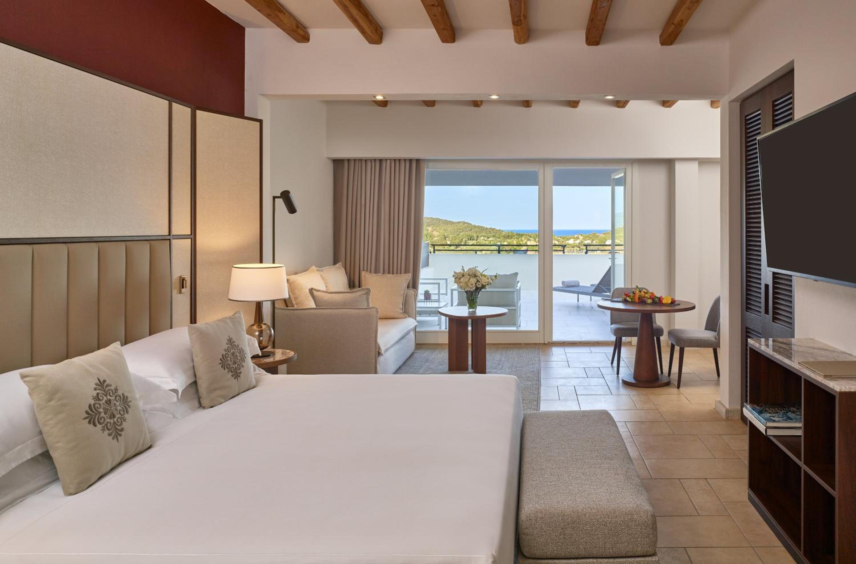 Junior King Suite with Sea View - Photo 8