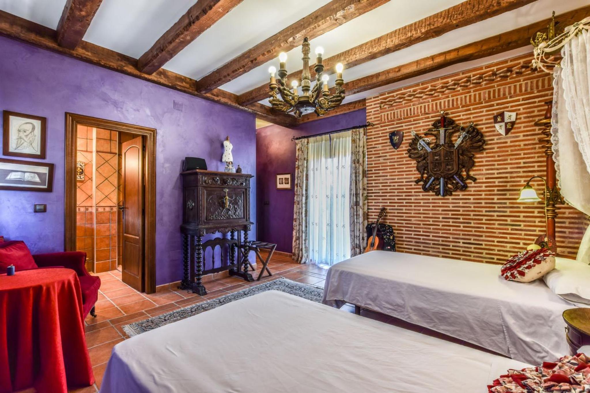 Deluxe Twin Room - Photo 16
