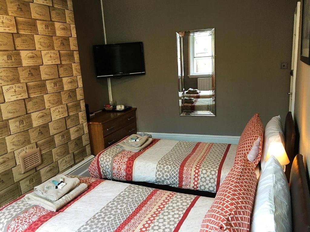 Standard Double or Twin Room photo 3