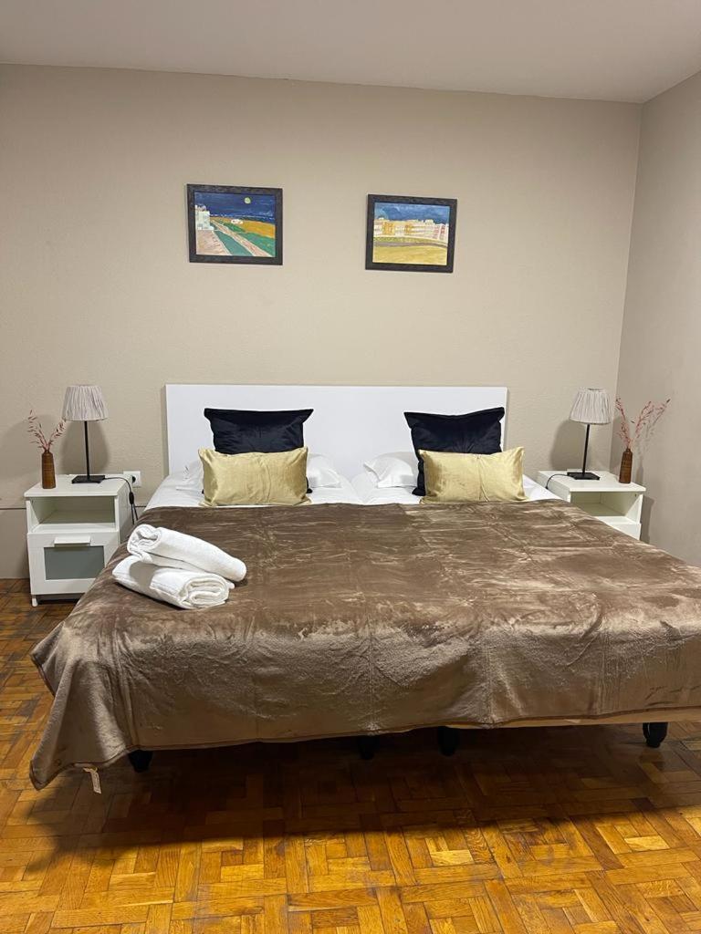 Superior Double or Twin Room with Shared Bathroom photo 2
