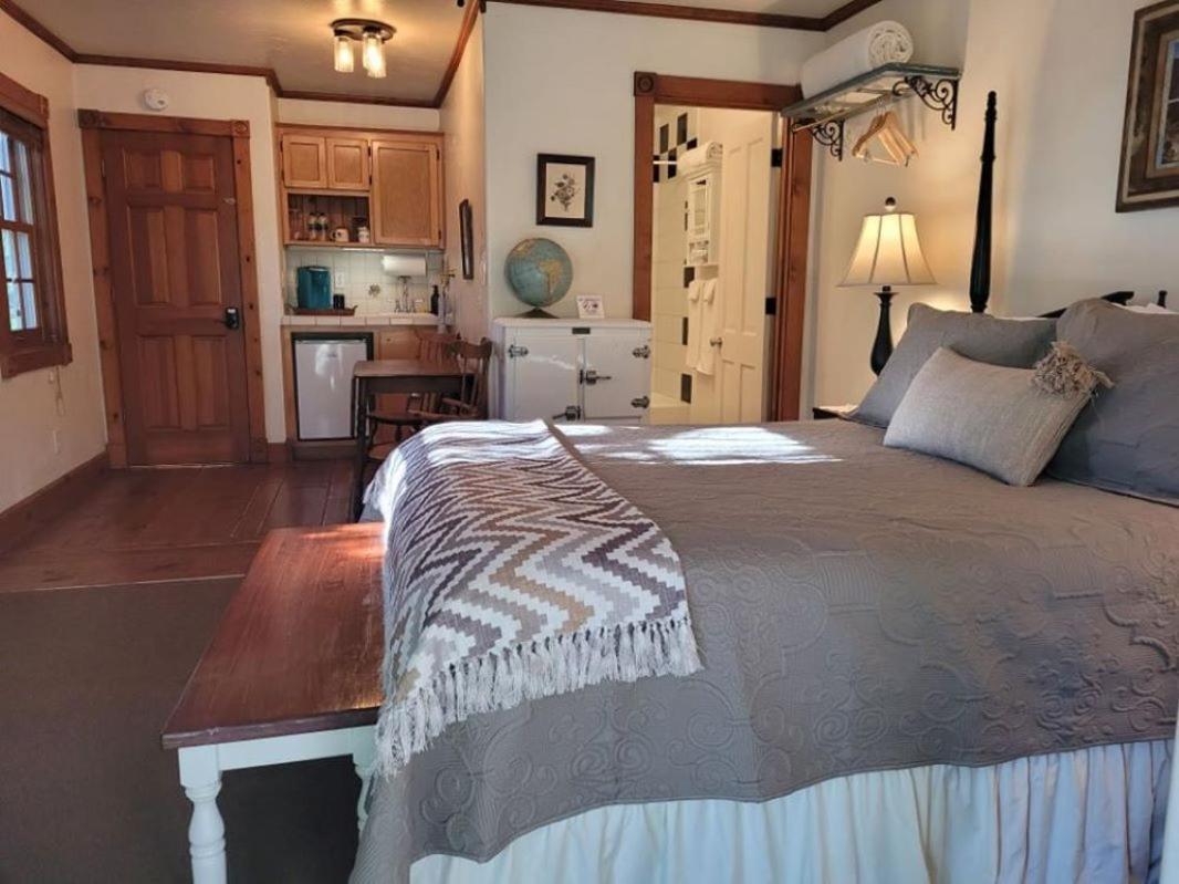 Queen Suite photo 3