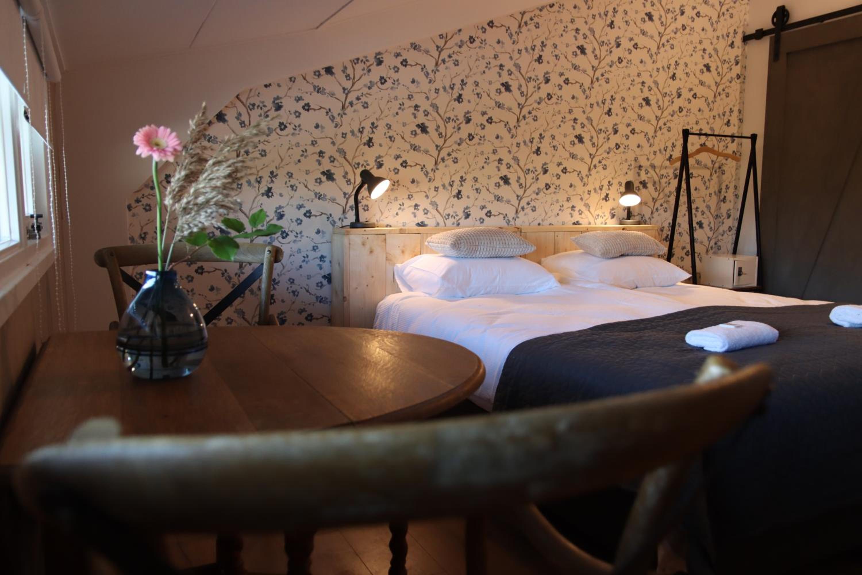 Deluxe Double or Twin Room photo 3