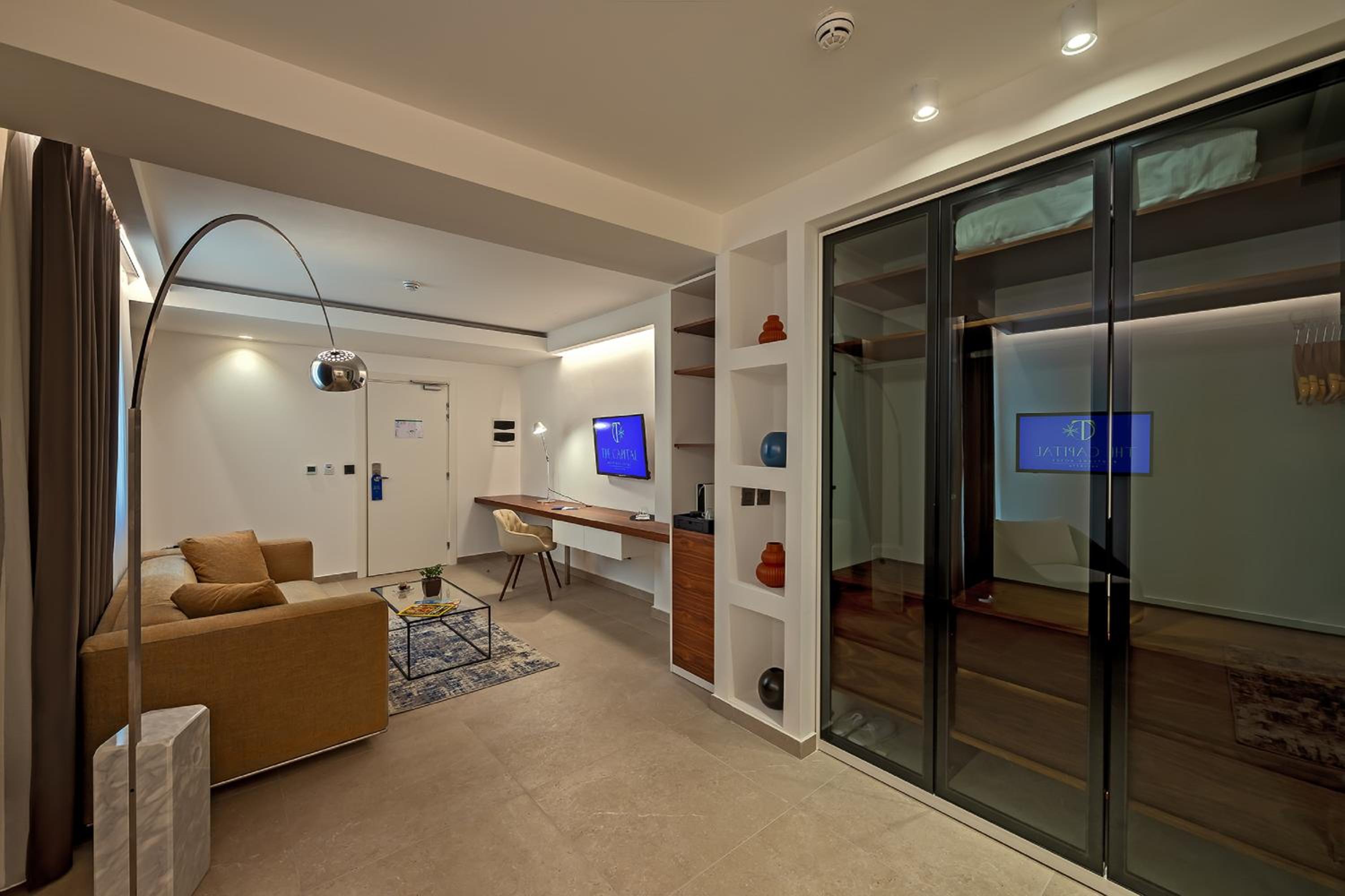 Deluxe King Suite