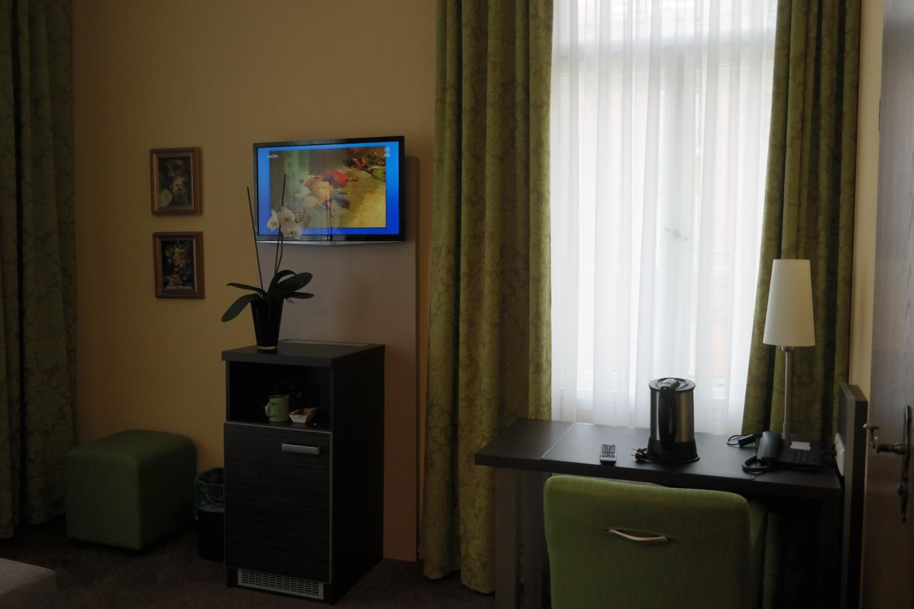 Single Room photo 2