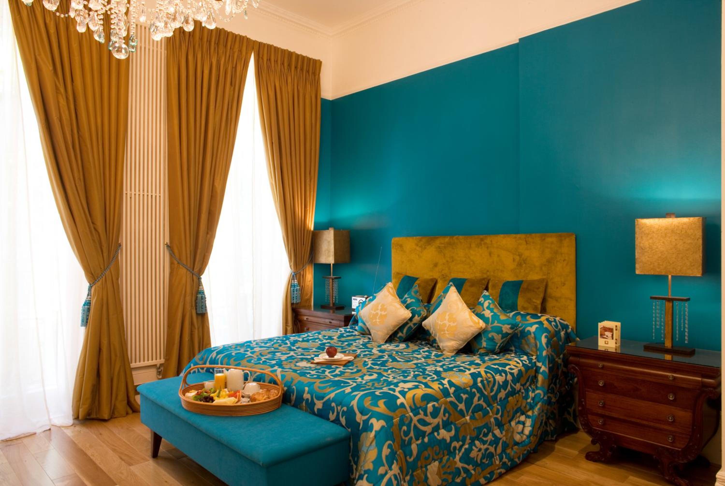 King Suite with Balcony photo 3