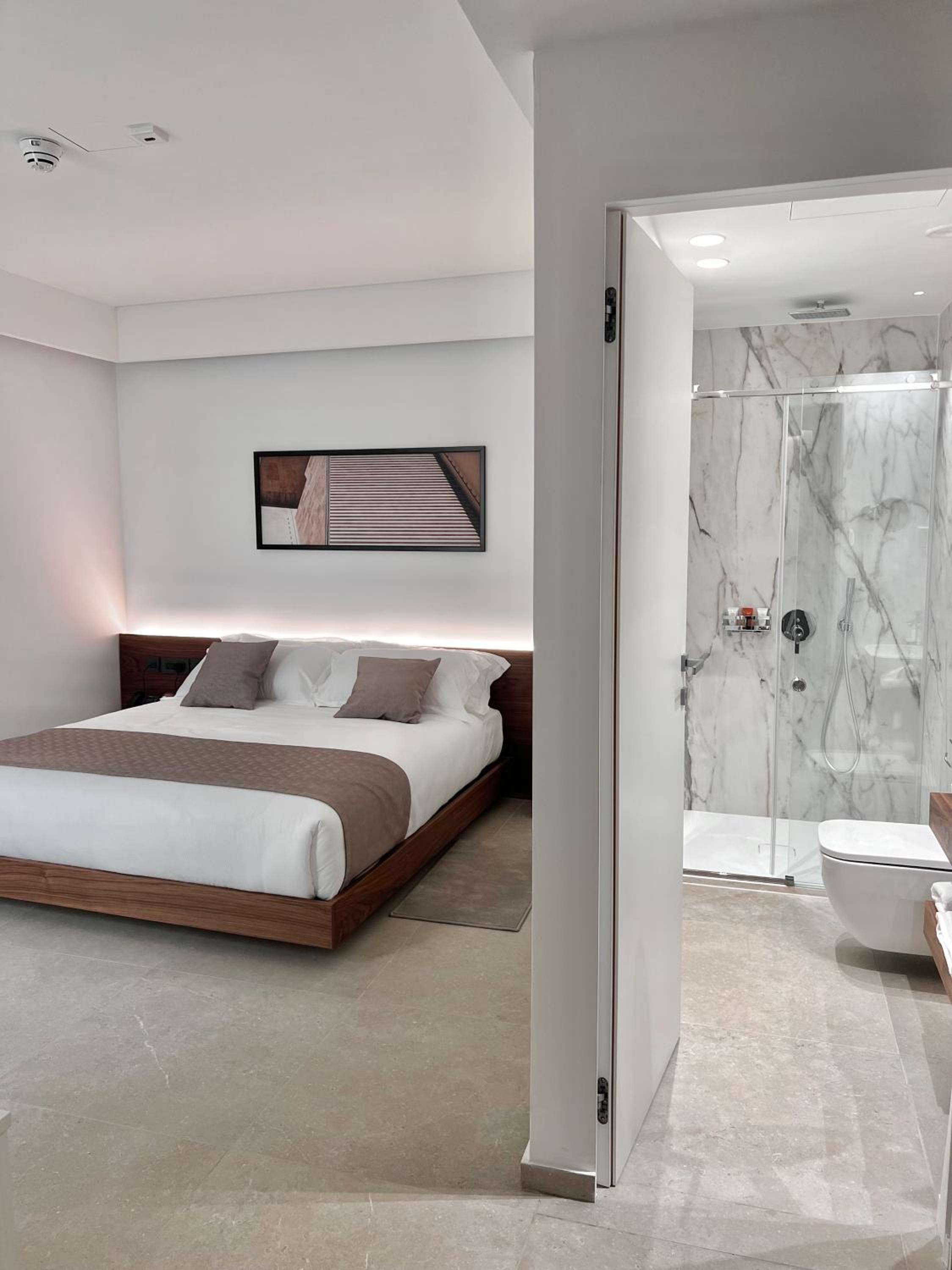 Business Interior Suite photo 2