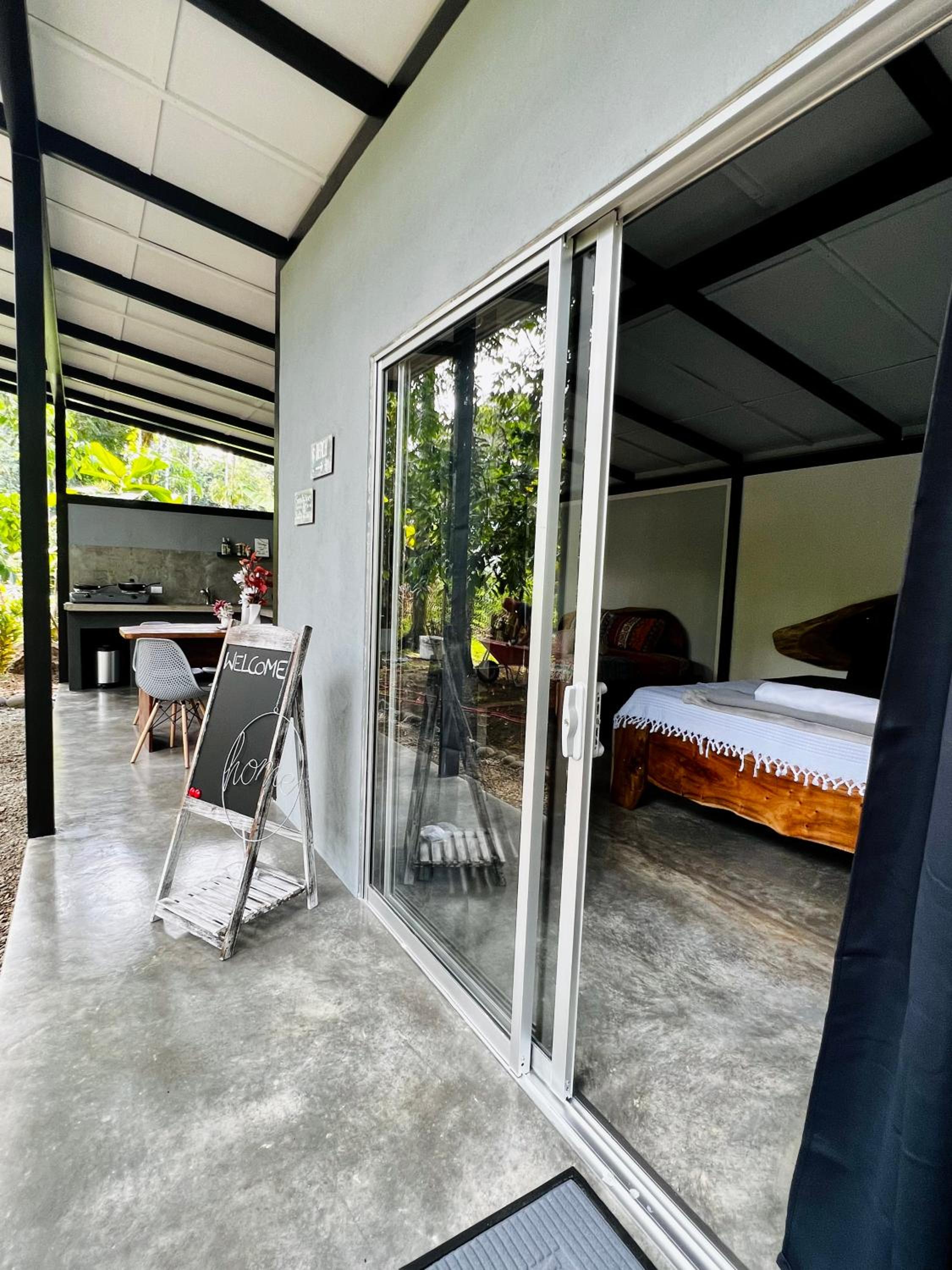 One-Bedroom House photo 1