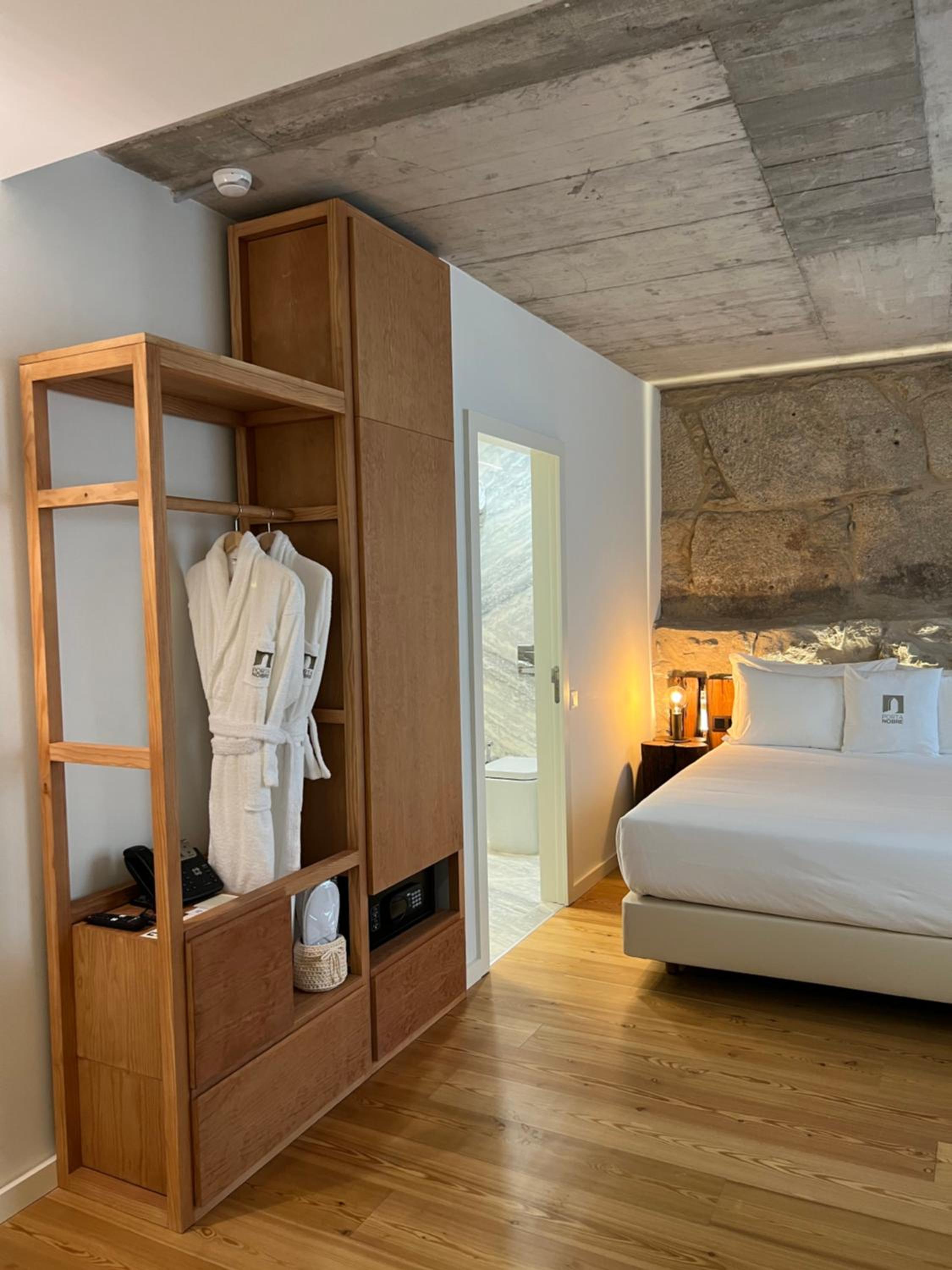 Studio Apartment - Photo 16