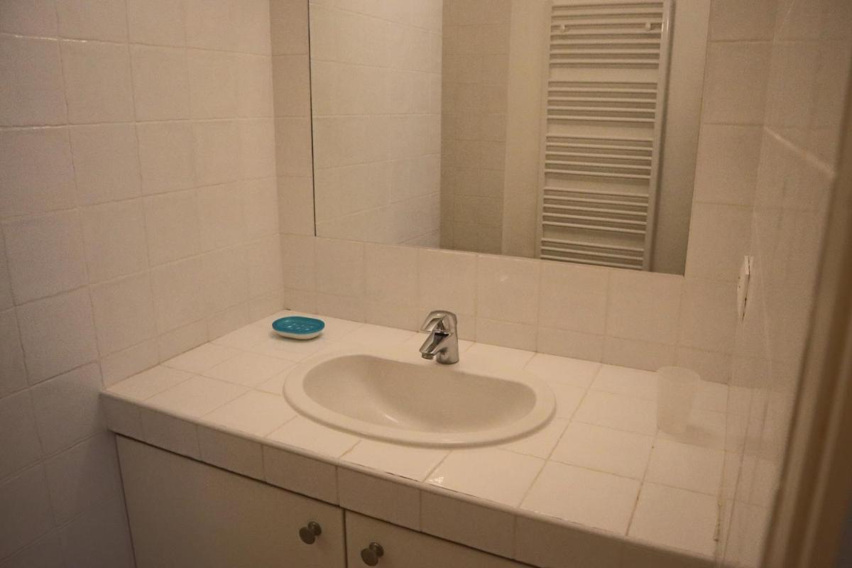 One-Bedroom Apartment photo 3