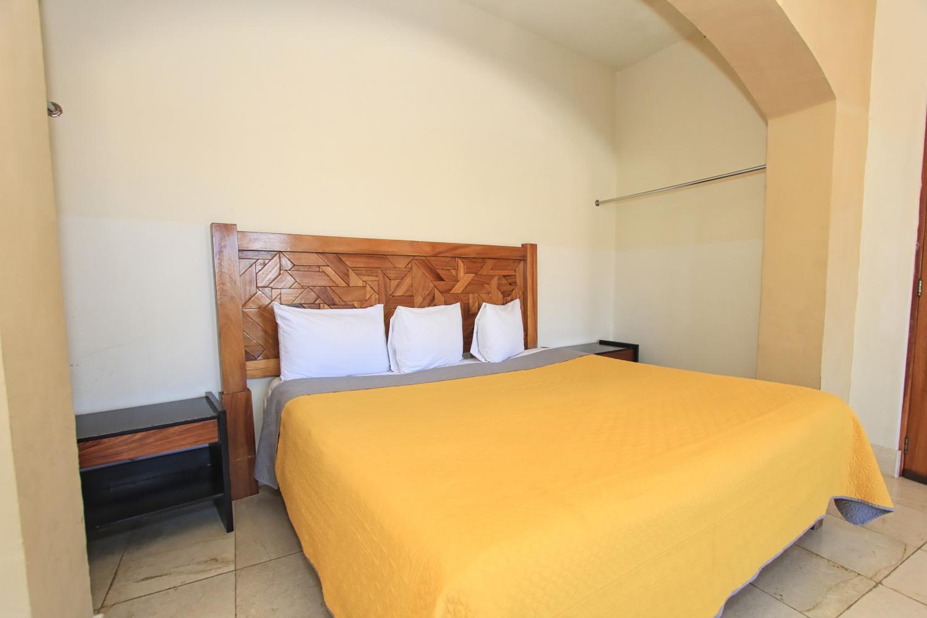 Deluxe Room - Photo 1