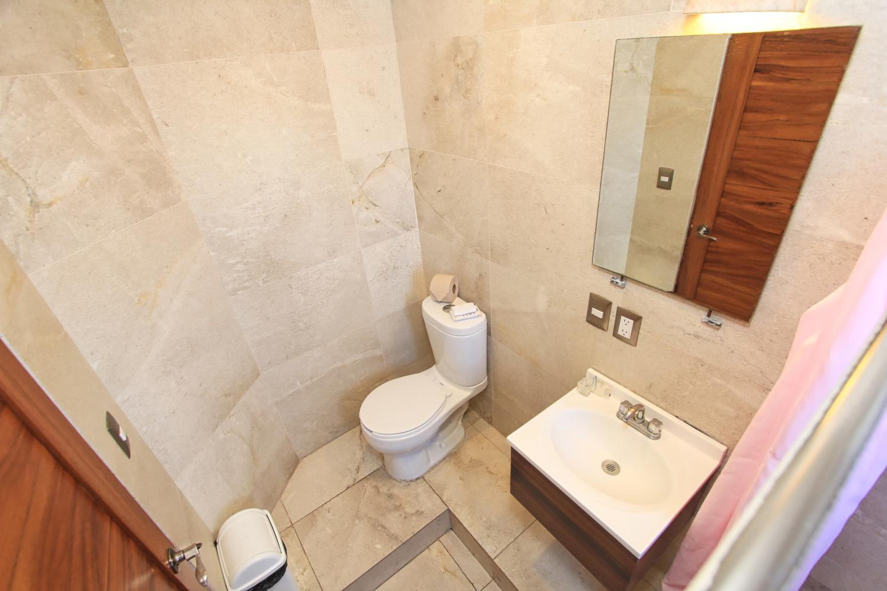 Deluxe Suite - Photo 2