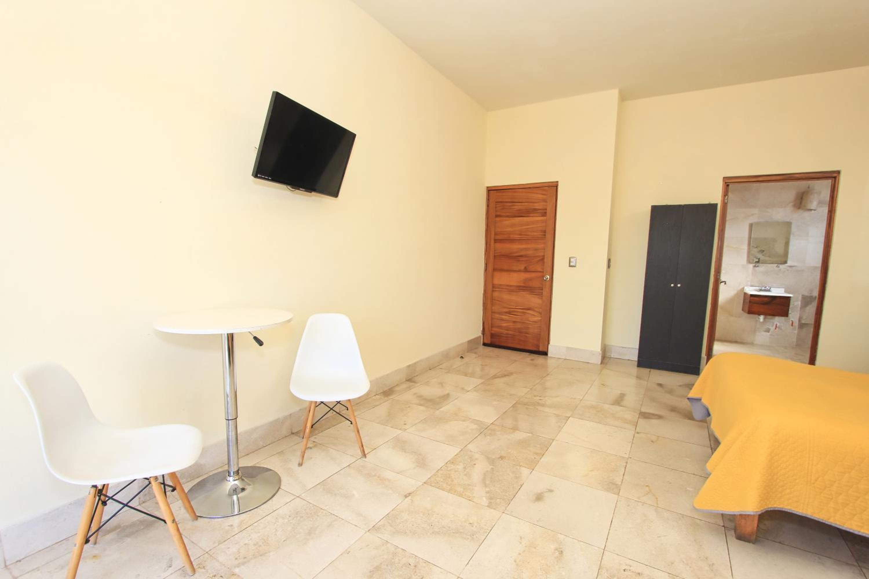 Deluxe Double Room with Two Double Beds - Photo 1