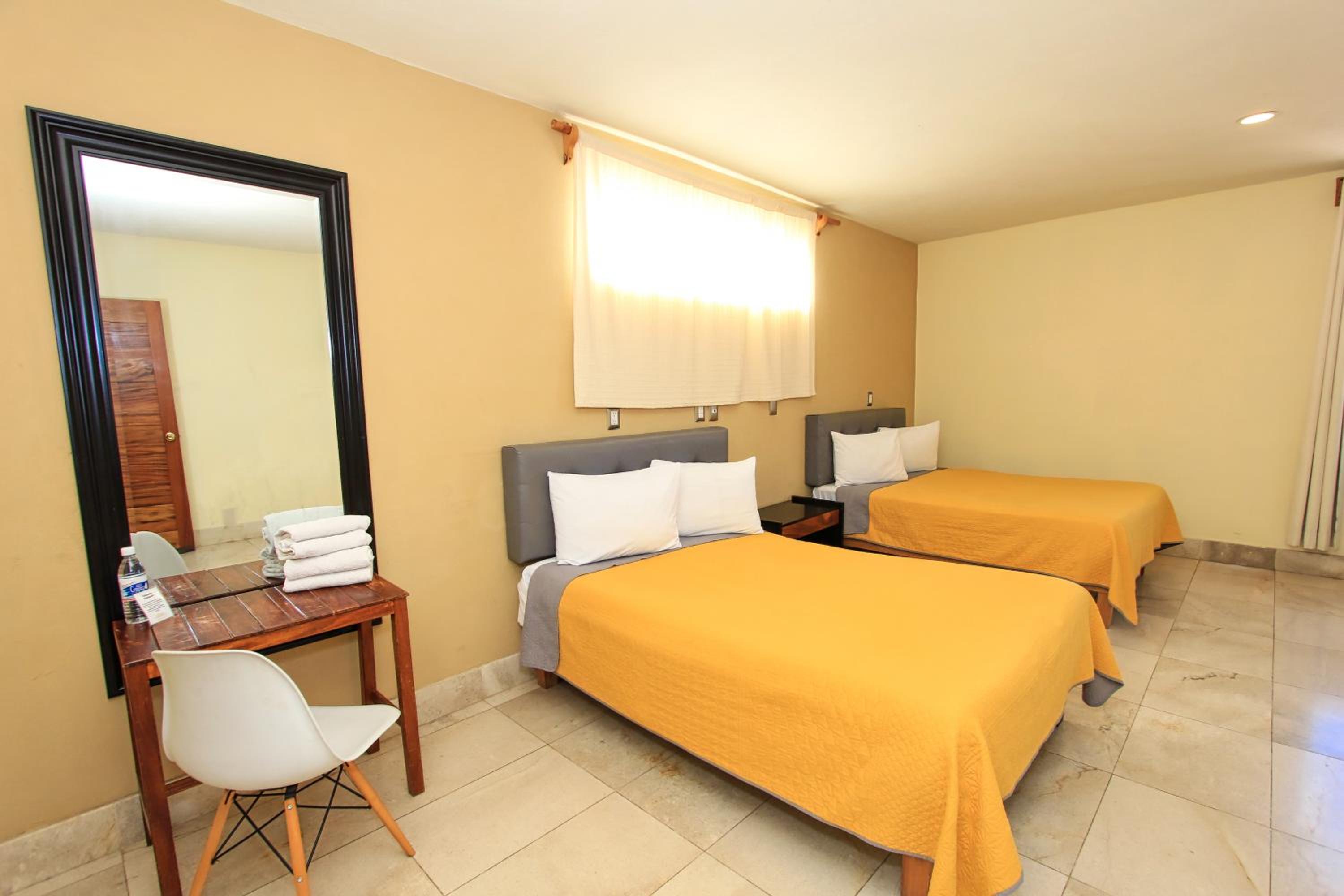 Deluxe Double Room with Two Double Beds - Photo 13