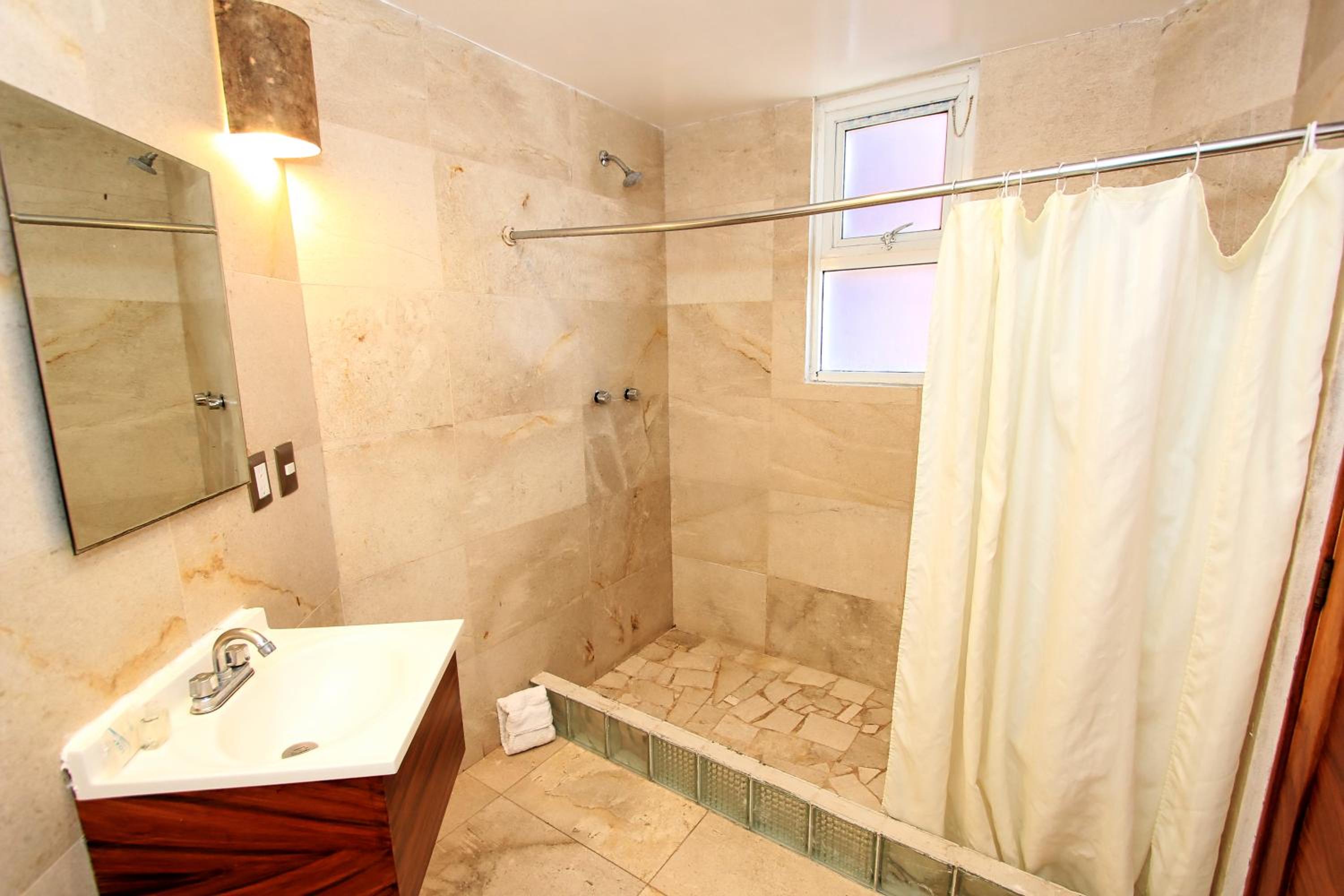 Deluxe Double Room with Two Double Beds - Photo 19