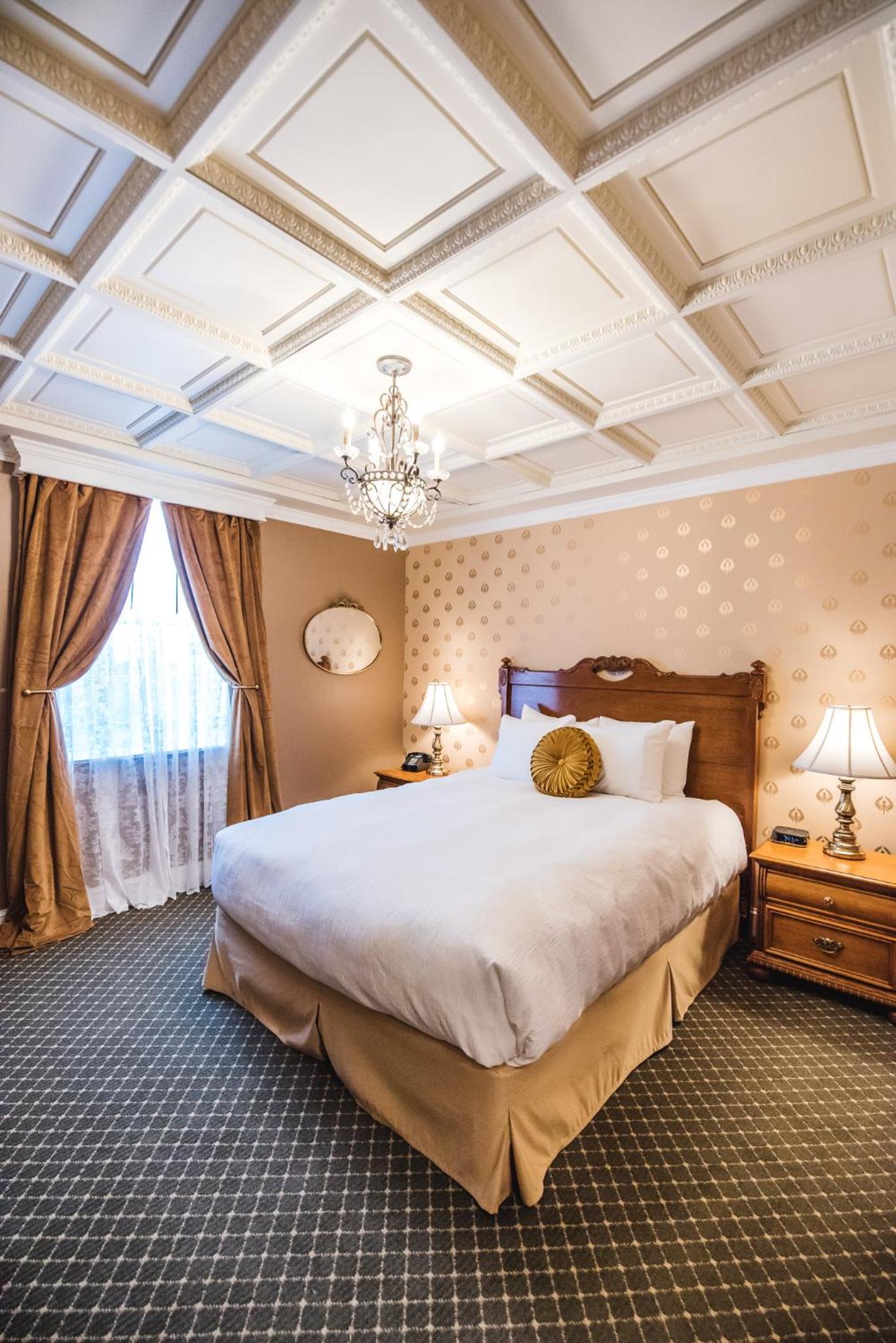 Queen Room