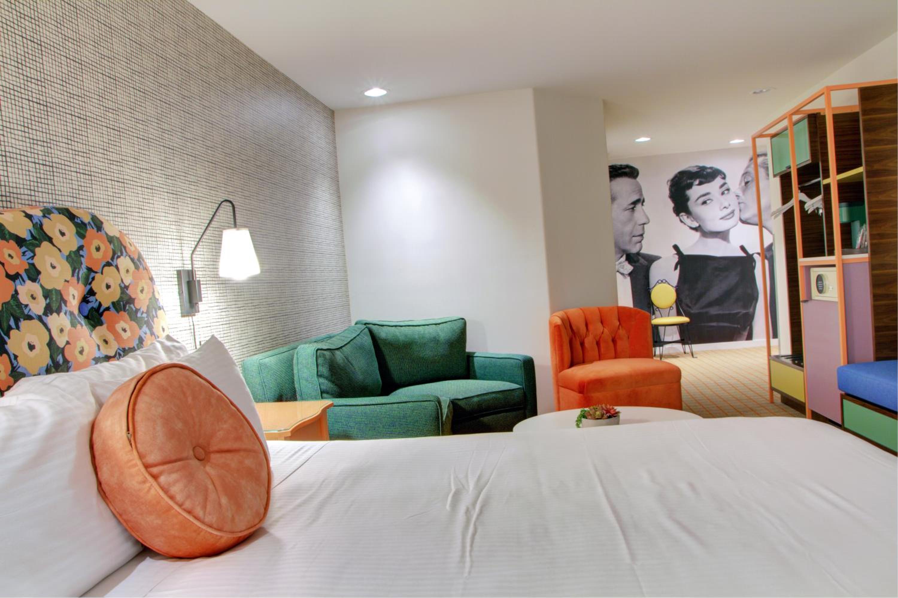 Executive King Room thumbnail 6