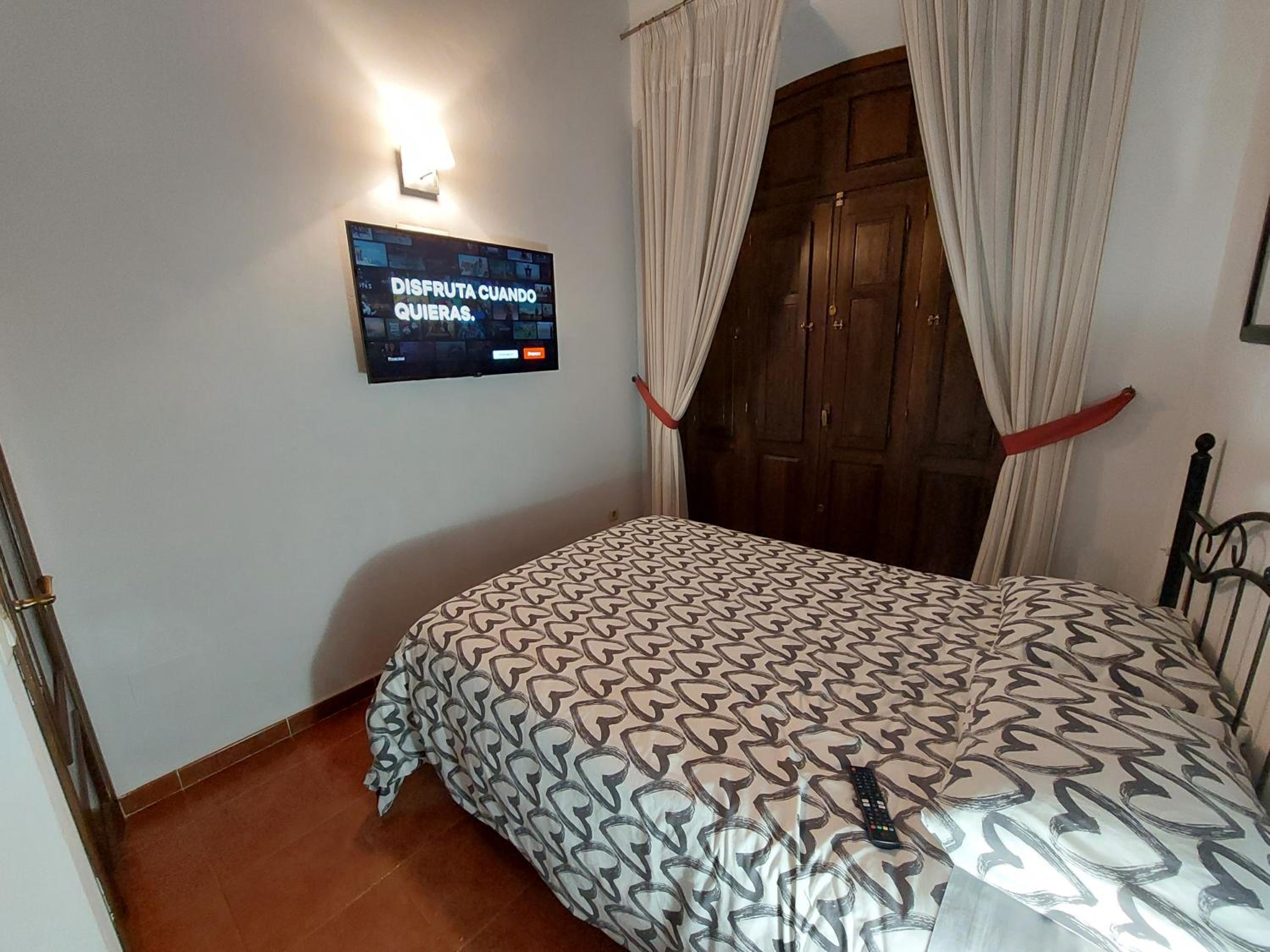 Two-Bedroom Apartment - Photo 8