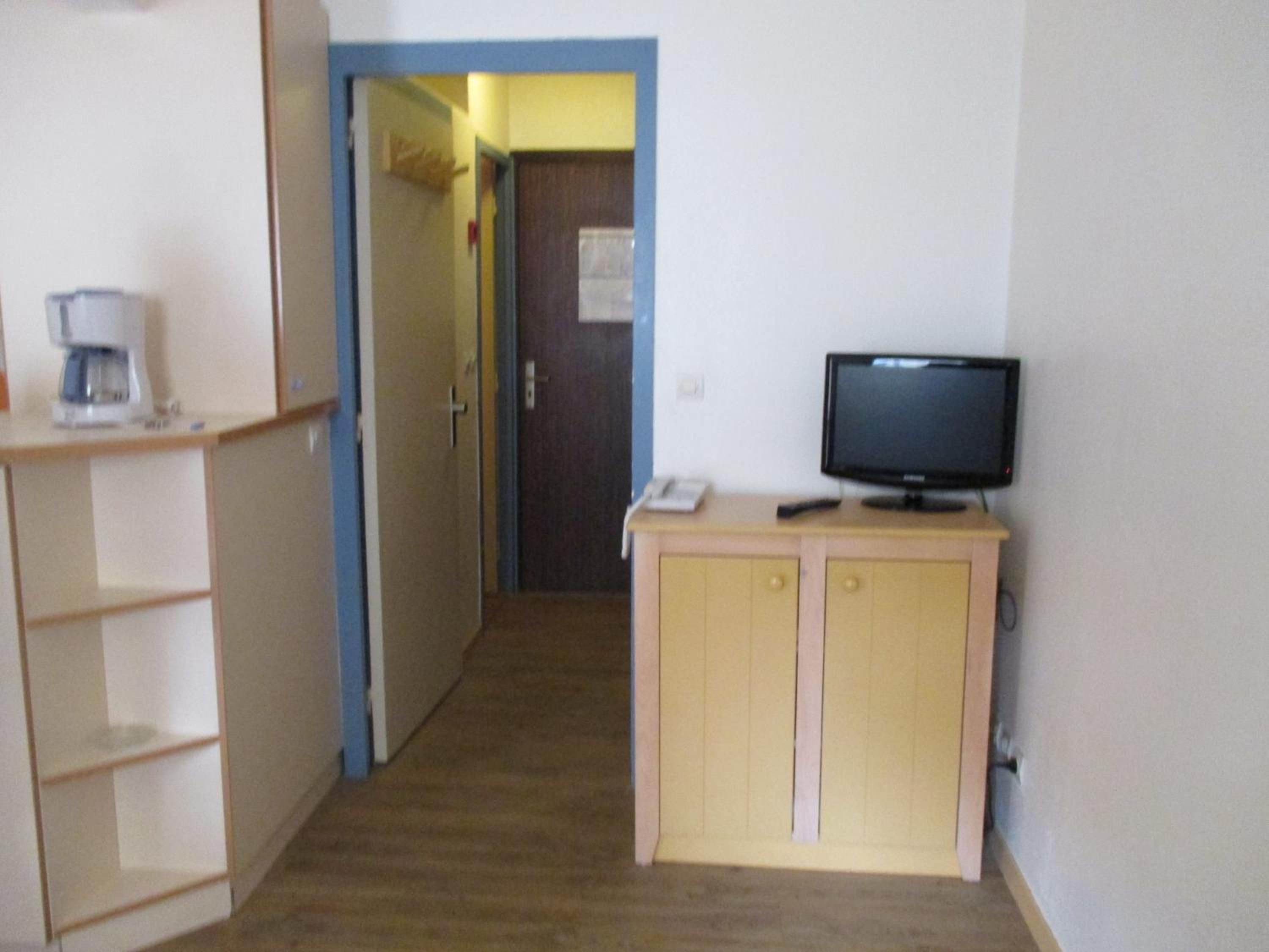 Studio Apartment photo 2