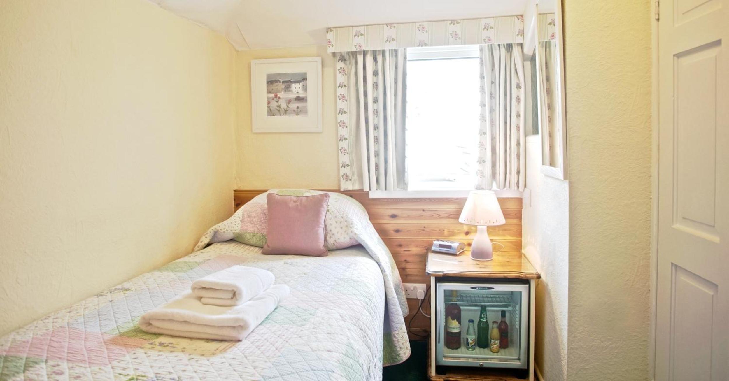 Standard Single Room - Talland photo 1