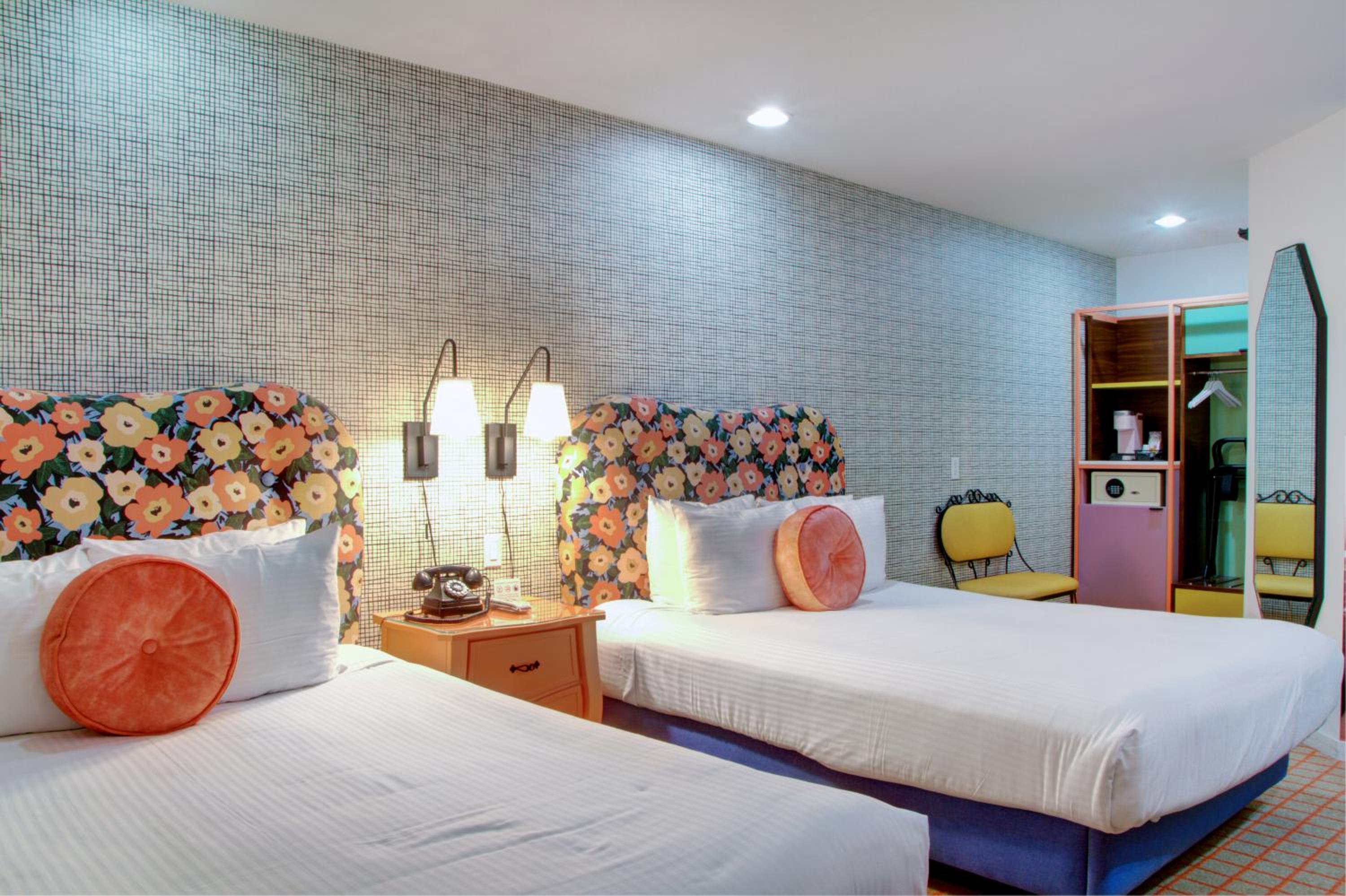 Double Room with Two Double Beds thumbnail 5