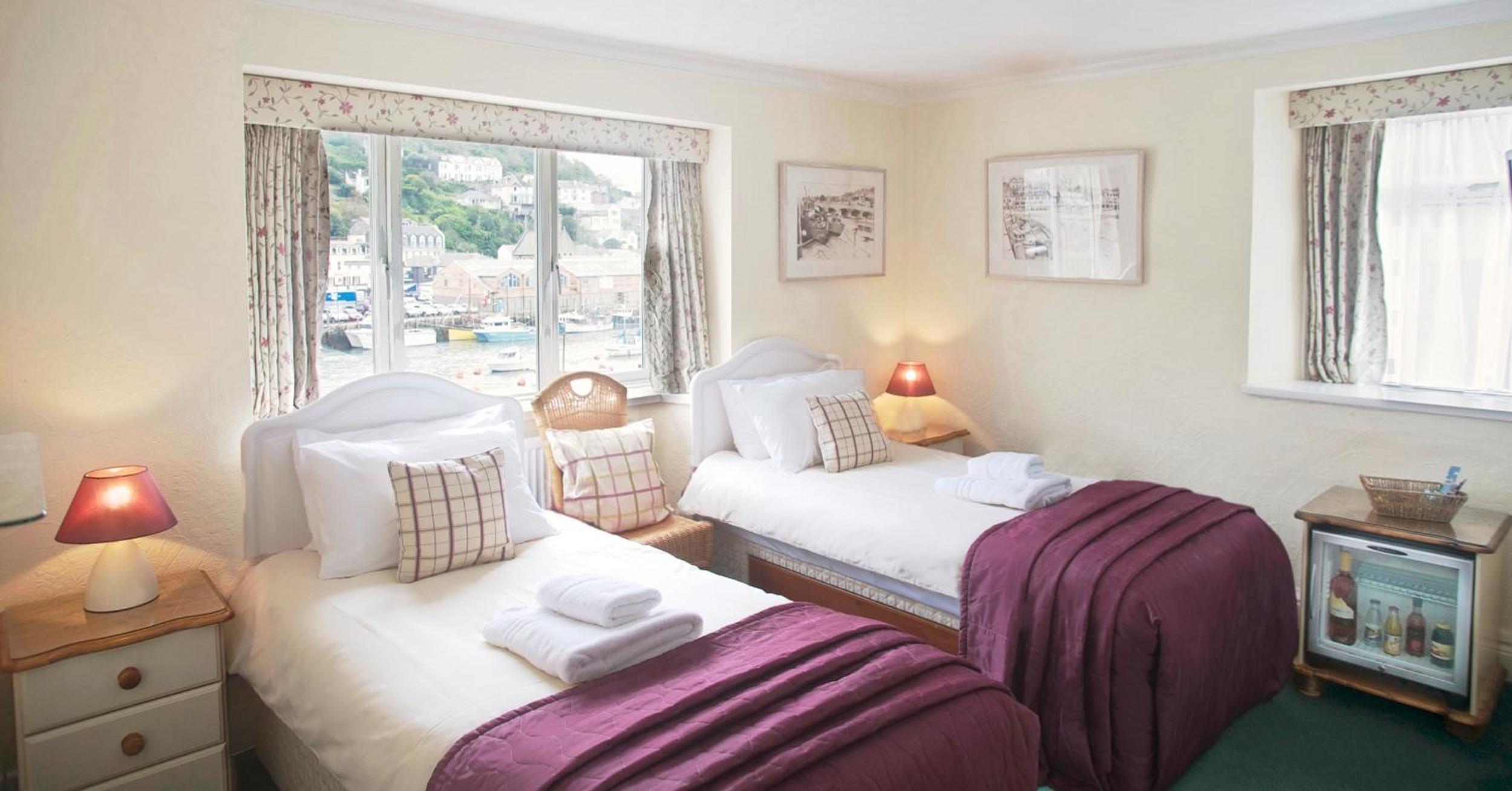 Twin Room with Harbor View - Downderry photo 1