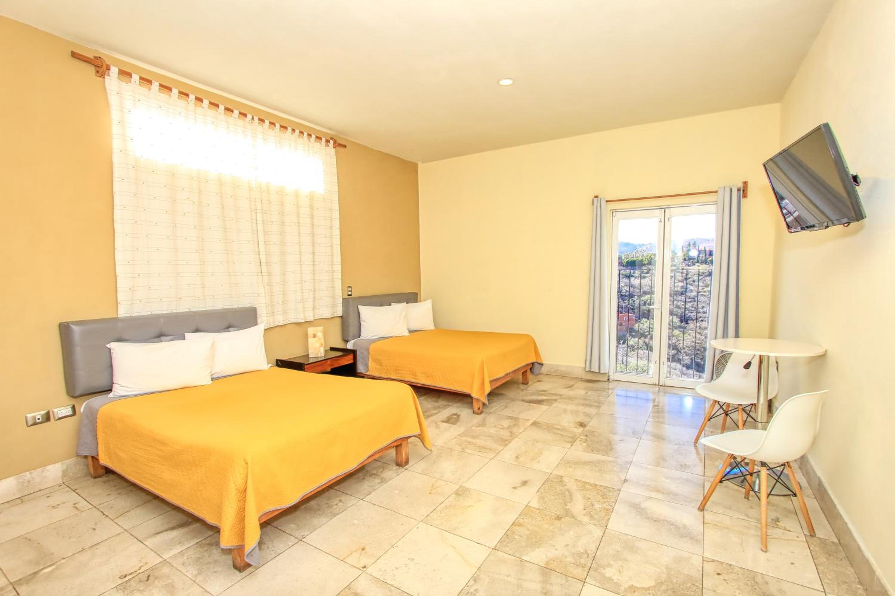 Deluxe Double Room with Two Double Beds - Photo 24