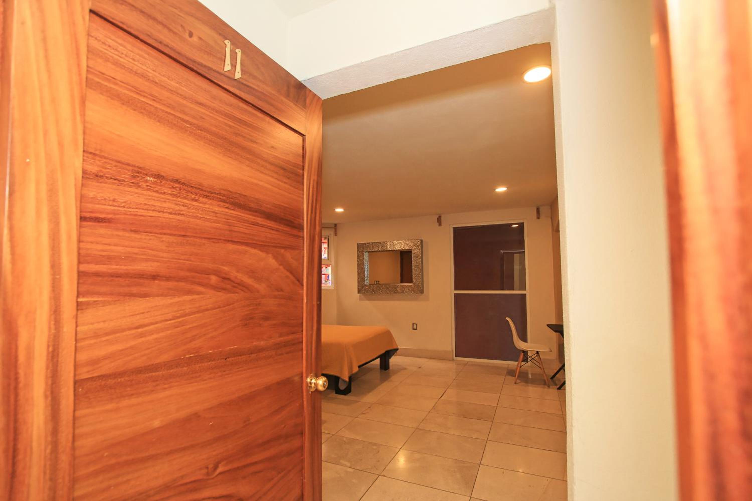 Budget Double Room with Two Double Beds - Photo 1